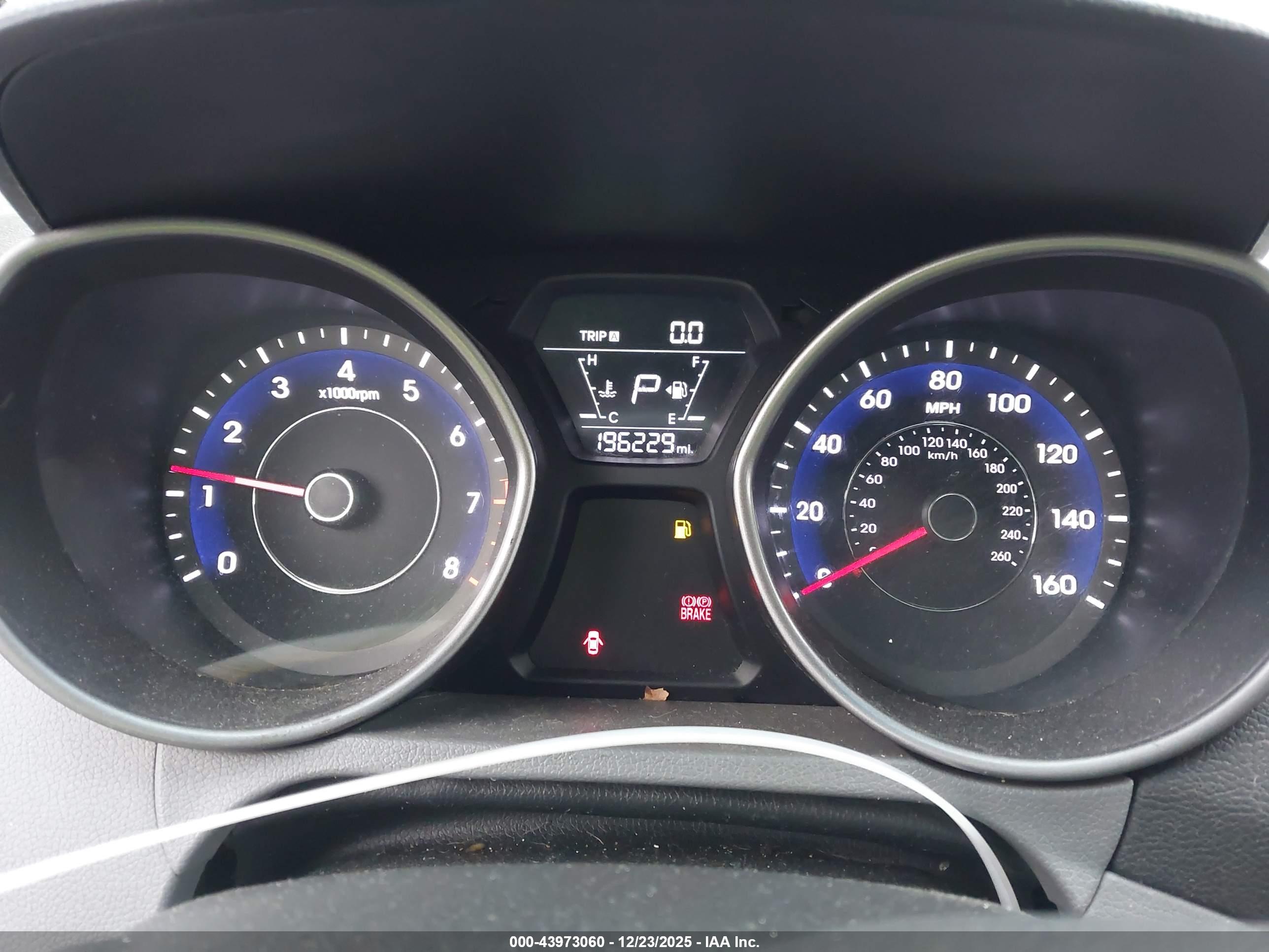HYUNDAI ELANTRA image 7