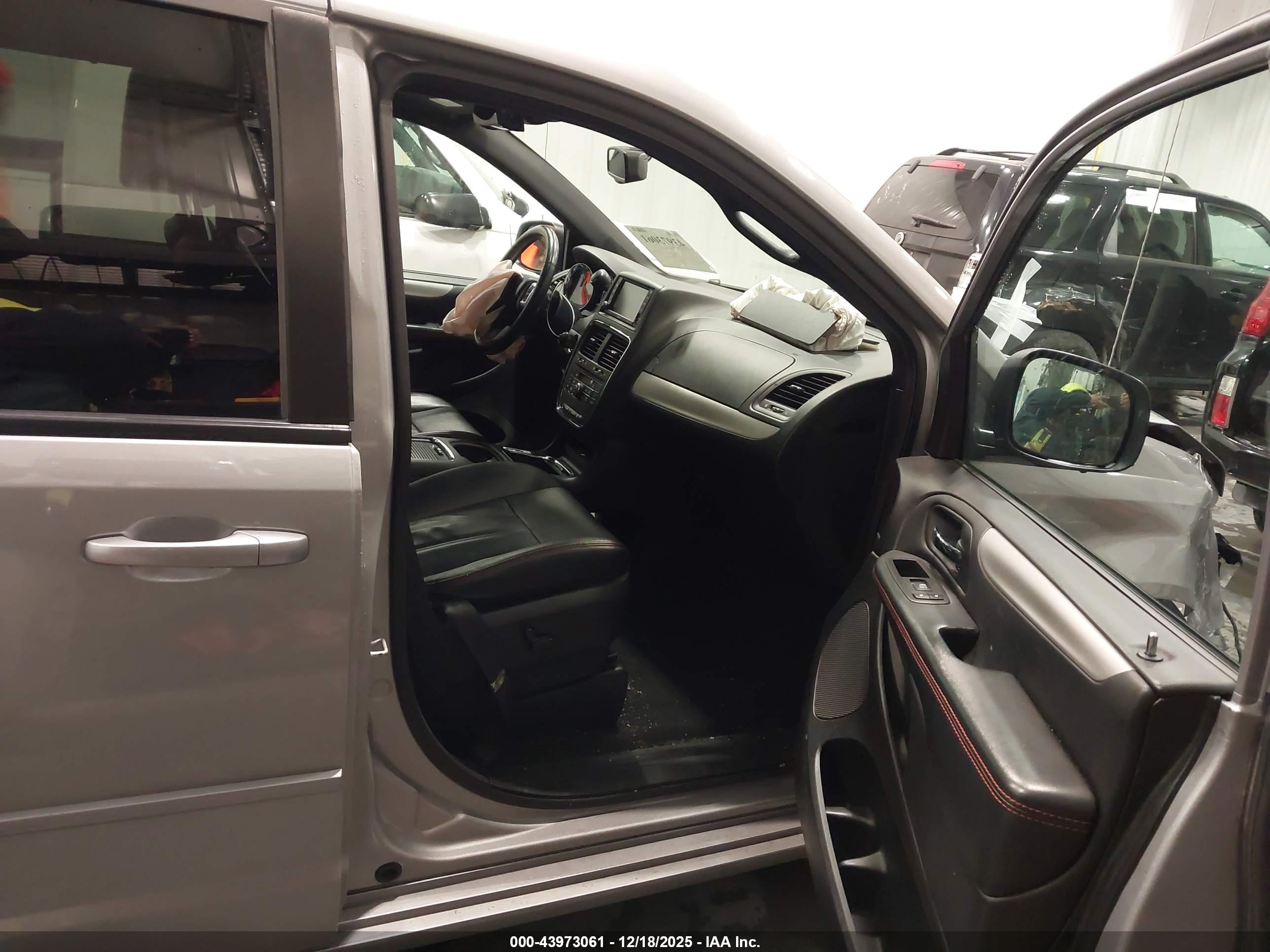 DODGE GRAND image 5