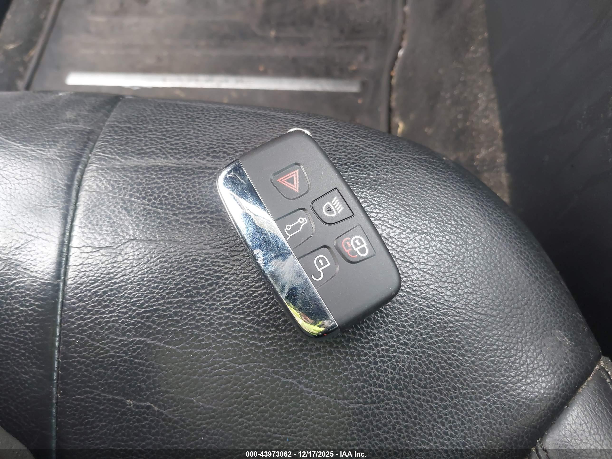 LAND ROVER image 11