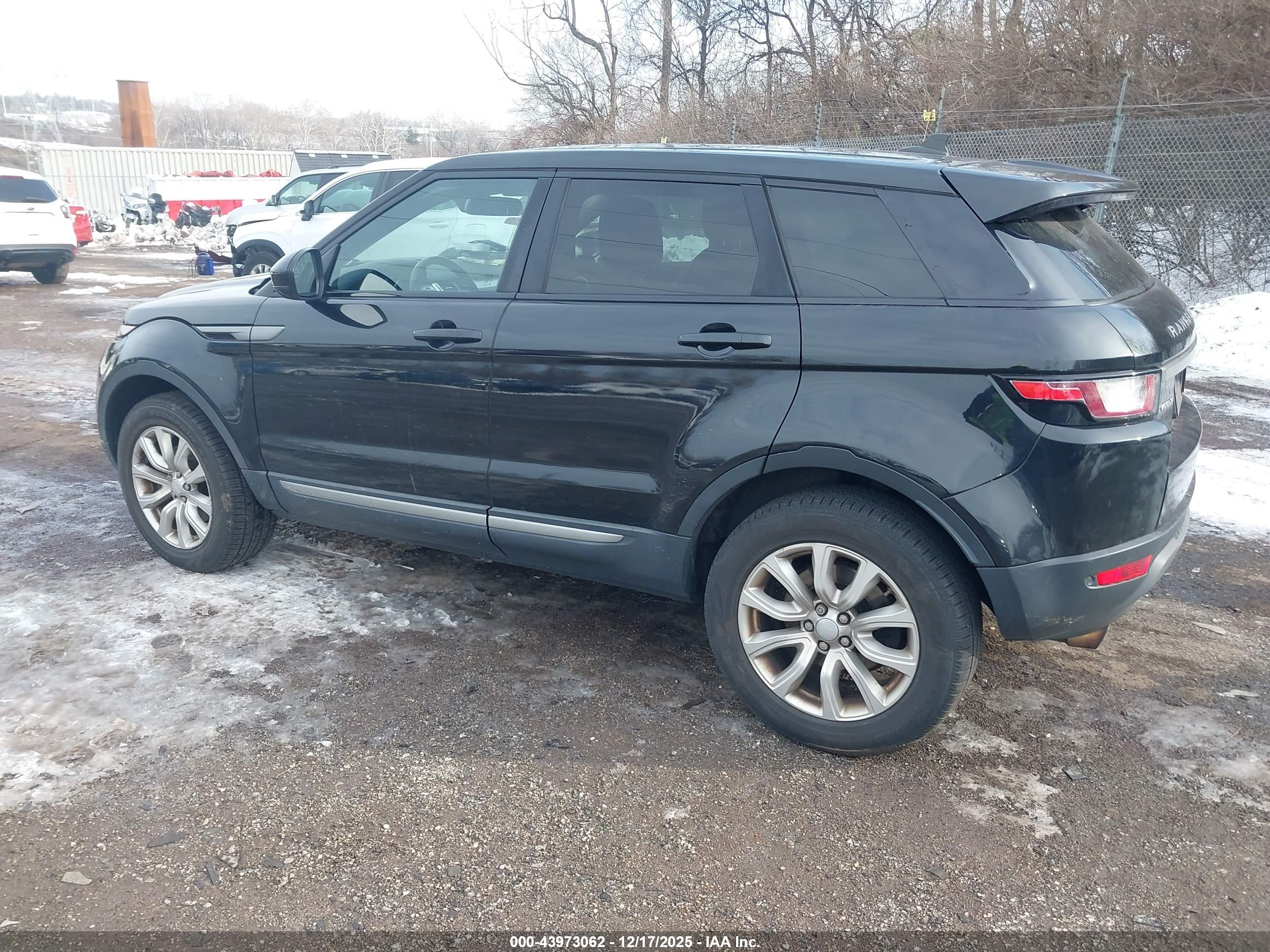 LAND ROVER image 3