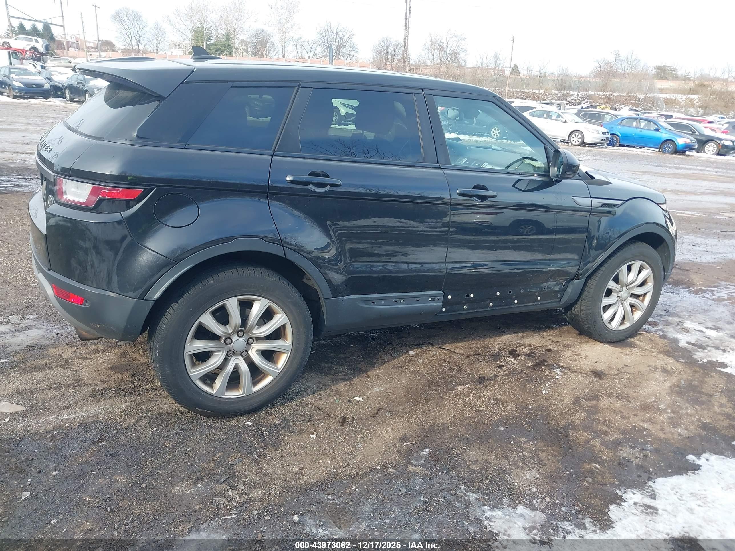 LAND ROVER image 4