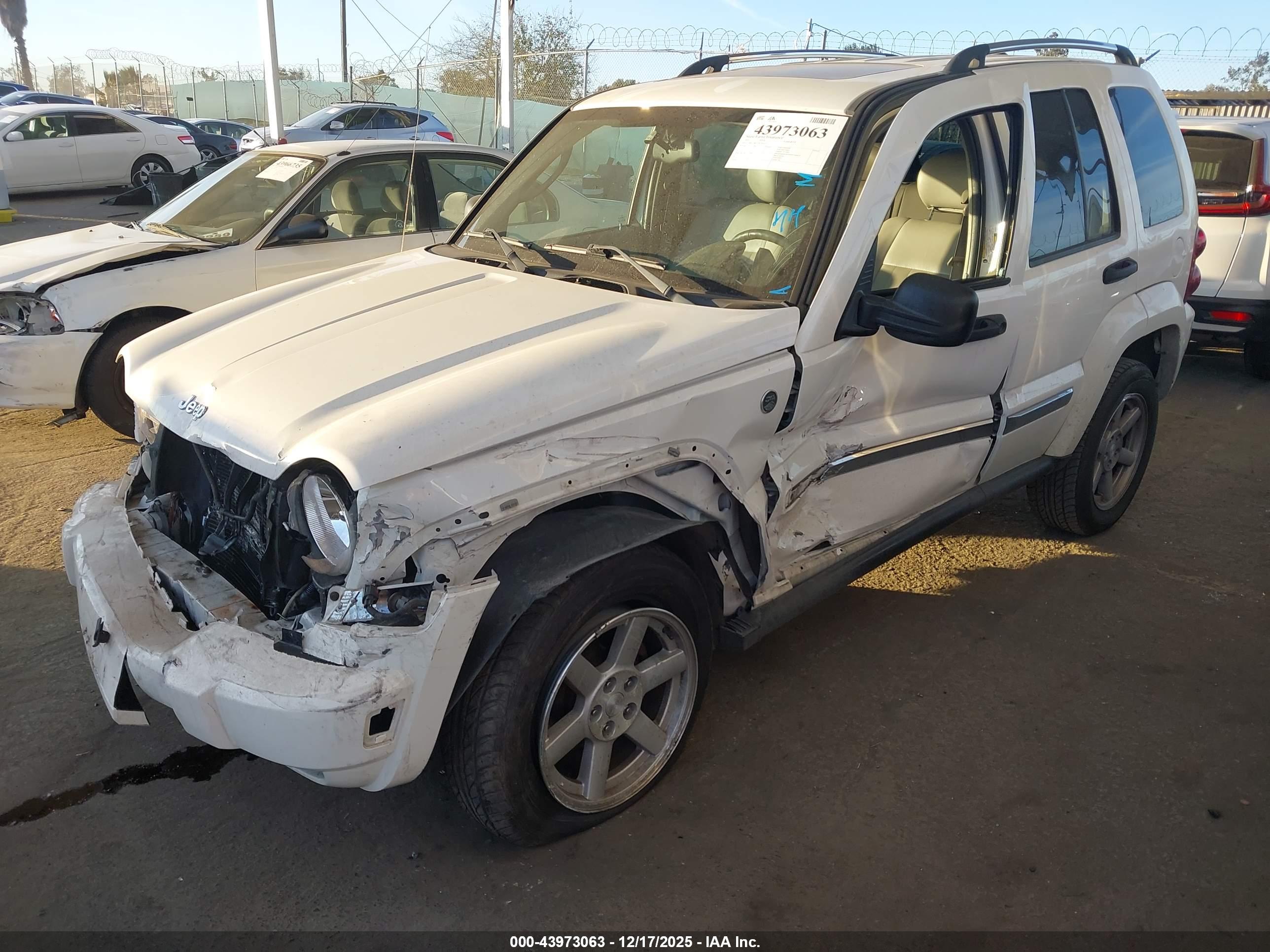 JEEP LIBERTY image 2