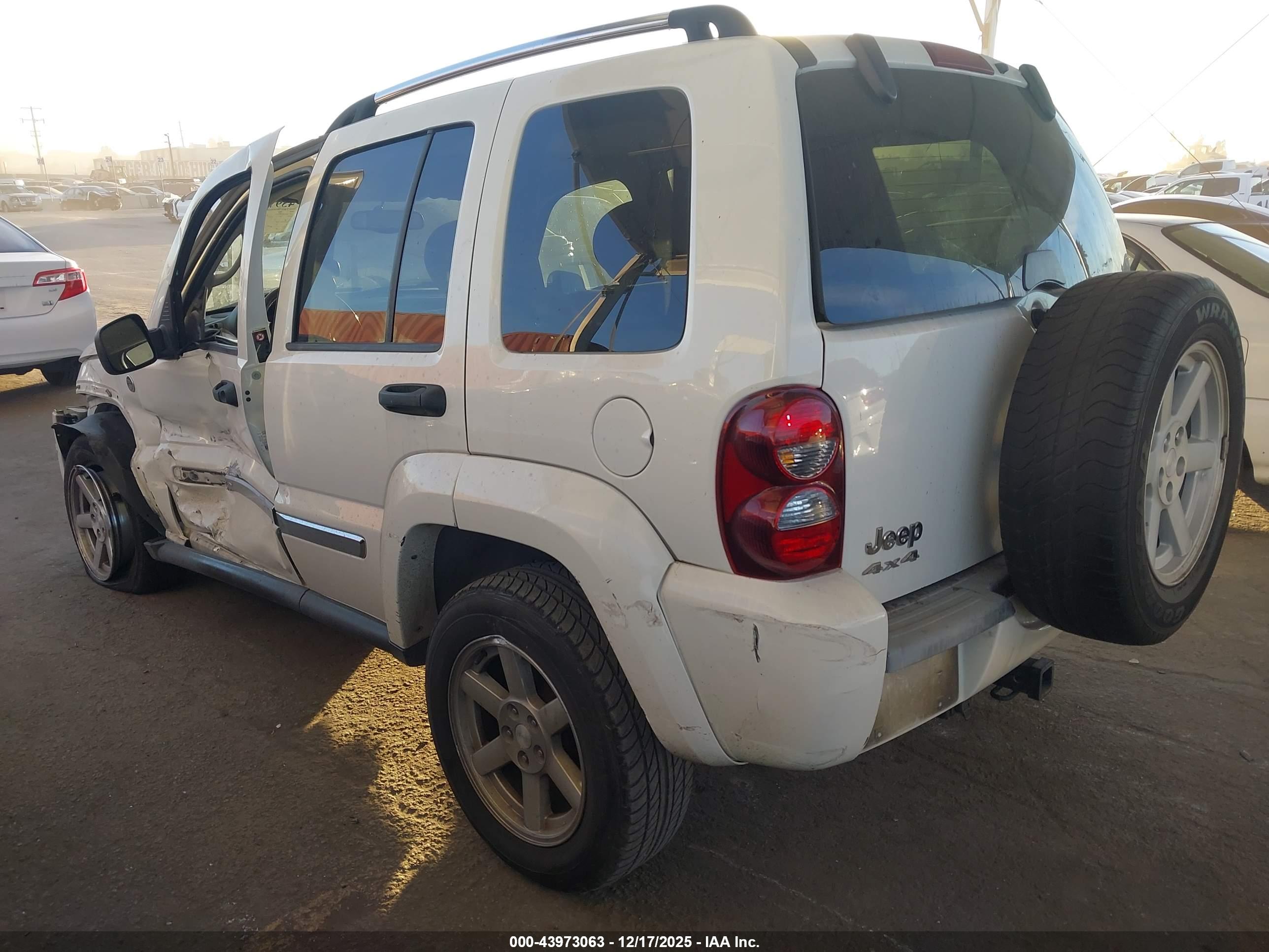 JEEP LIBERTY image 3