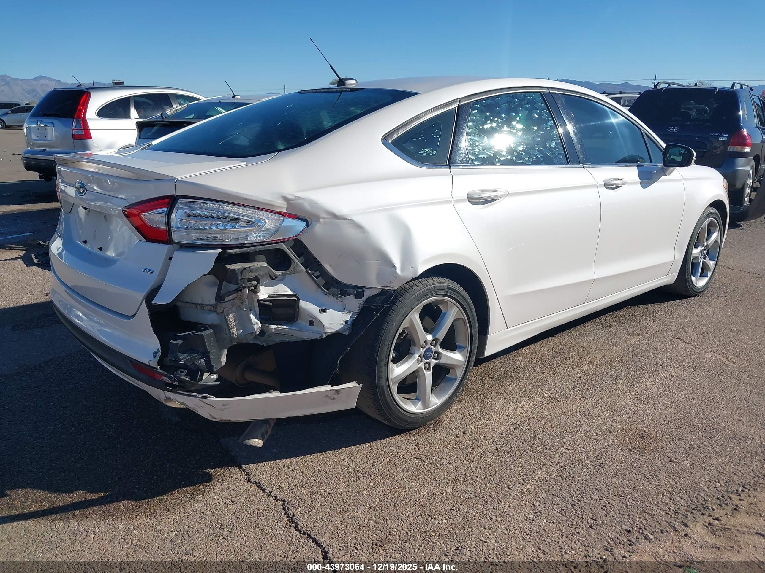 FORD FUSION image 4