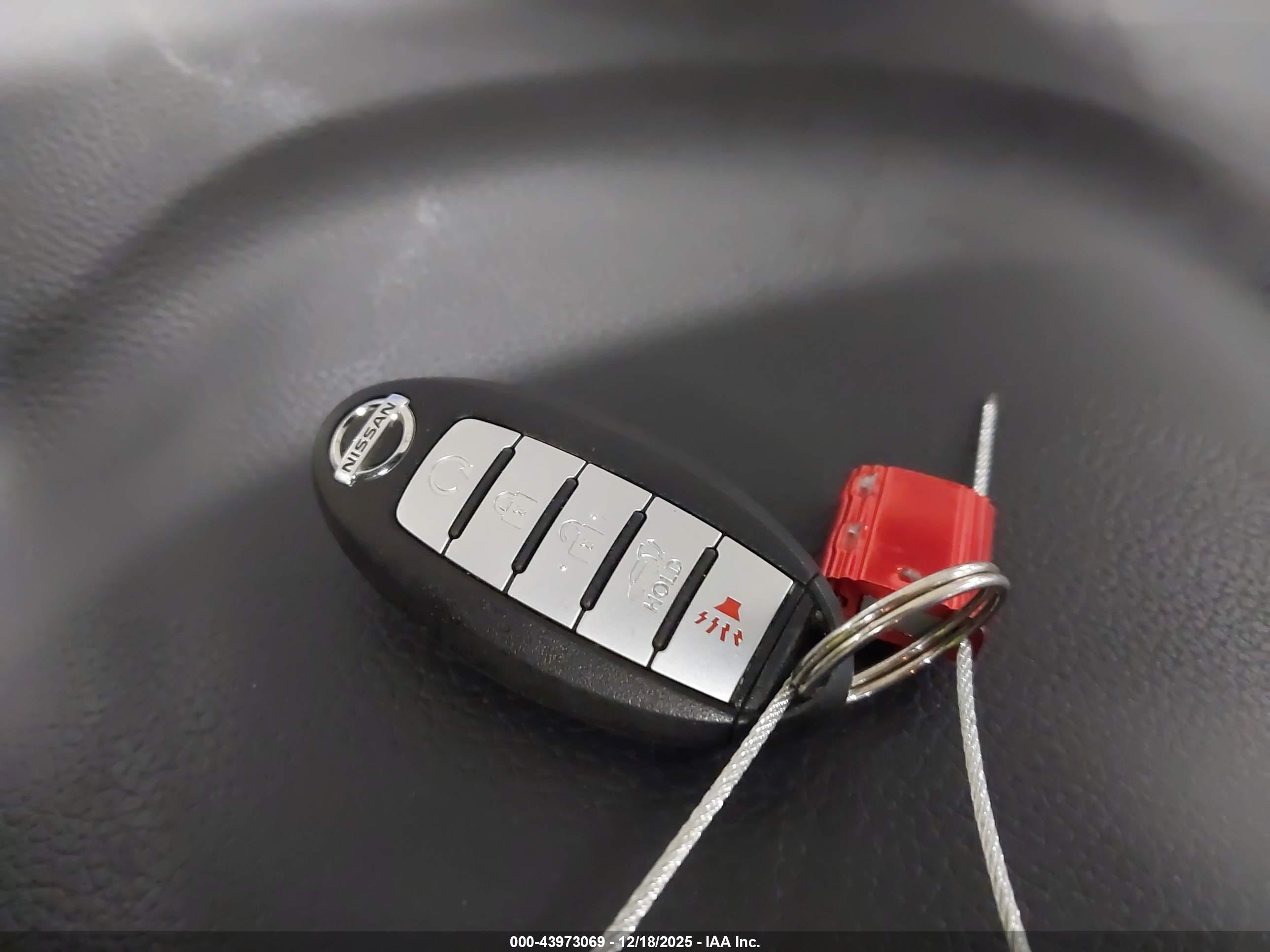 NISSAN ROGUE image 11
