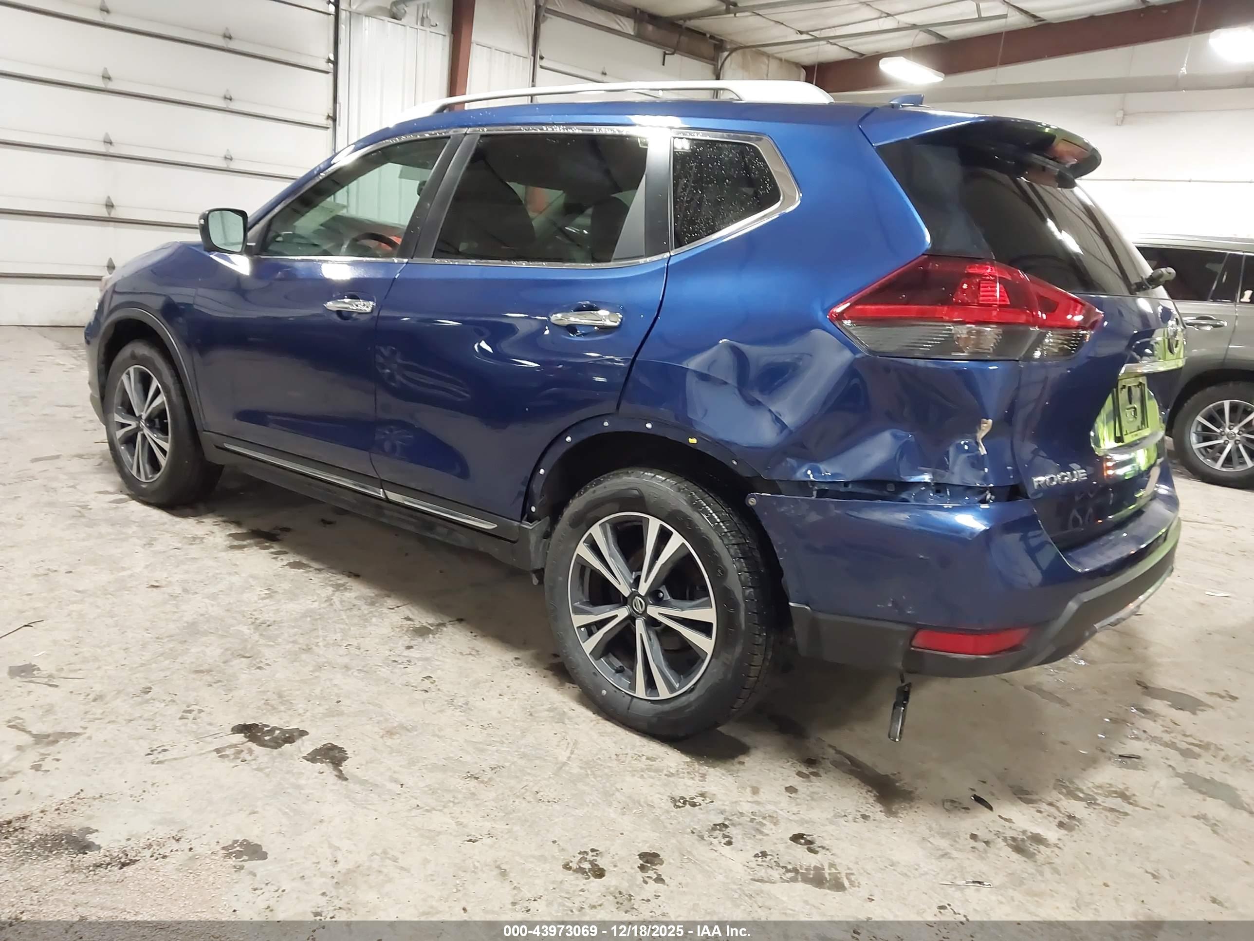 NISSAN ROGUE image 3