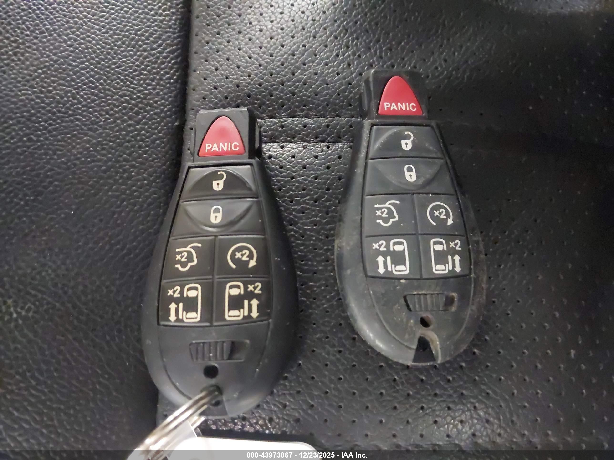 CHRYSLER TOWN image 11