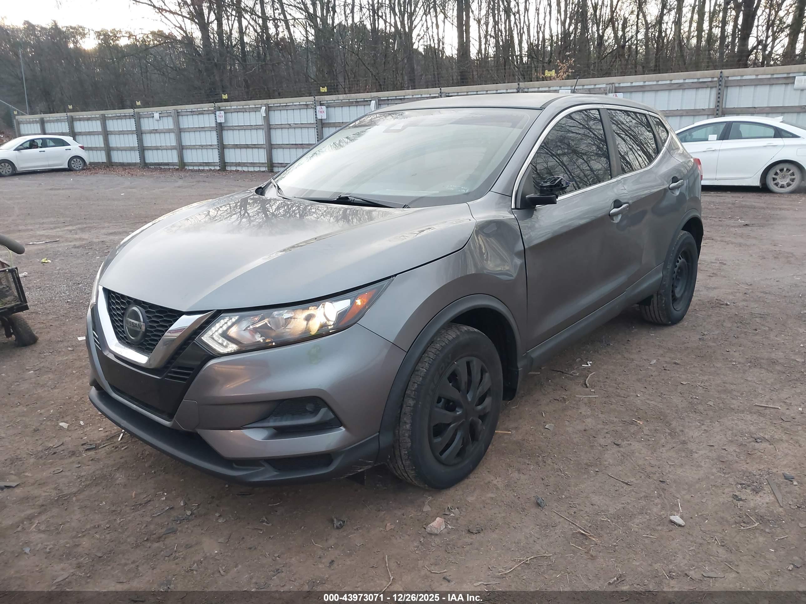 NISSAN ROGUE image 2