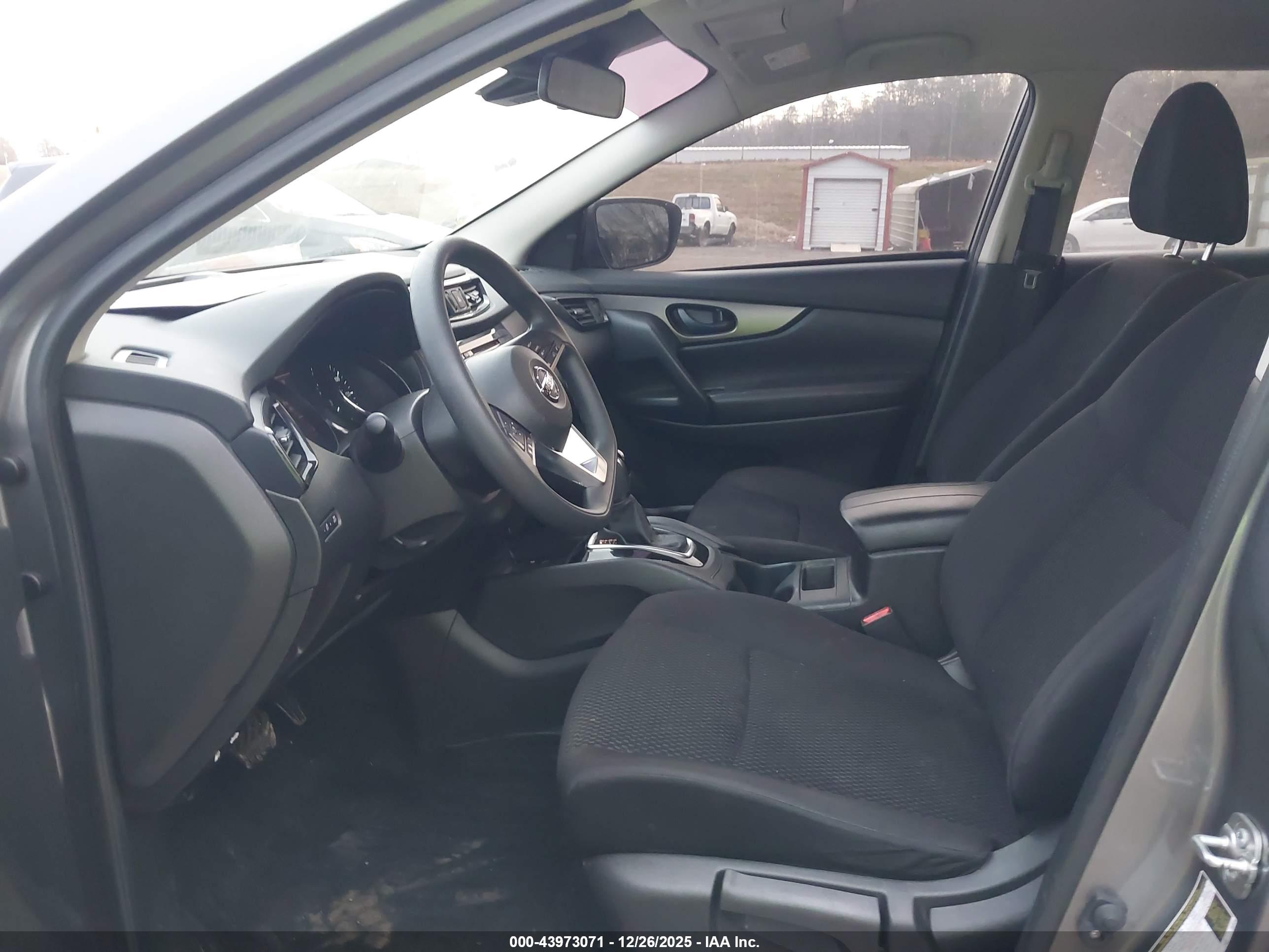 NISSAN ROGUE image 5