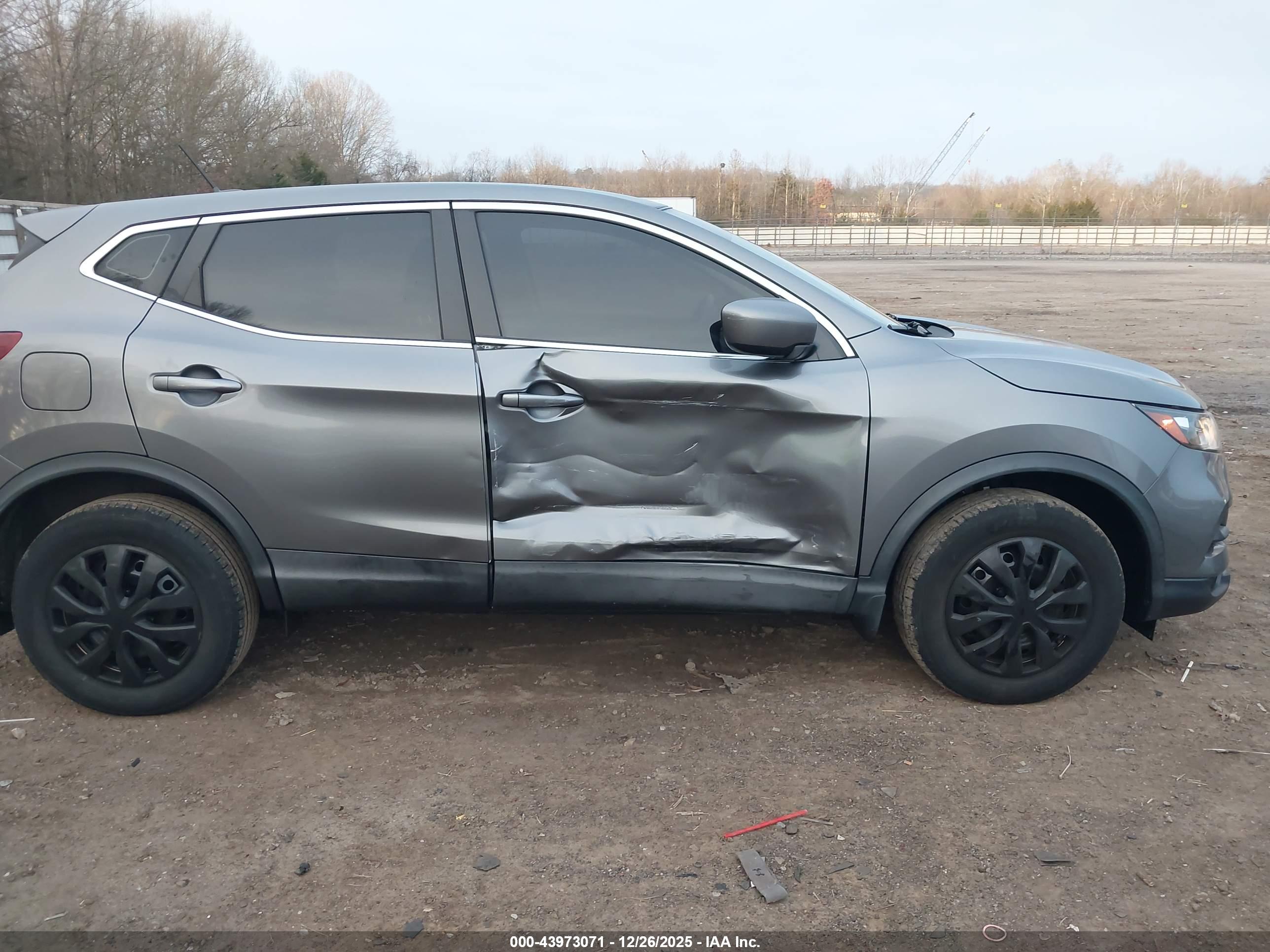 NISSAN ROGUE image 6