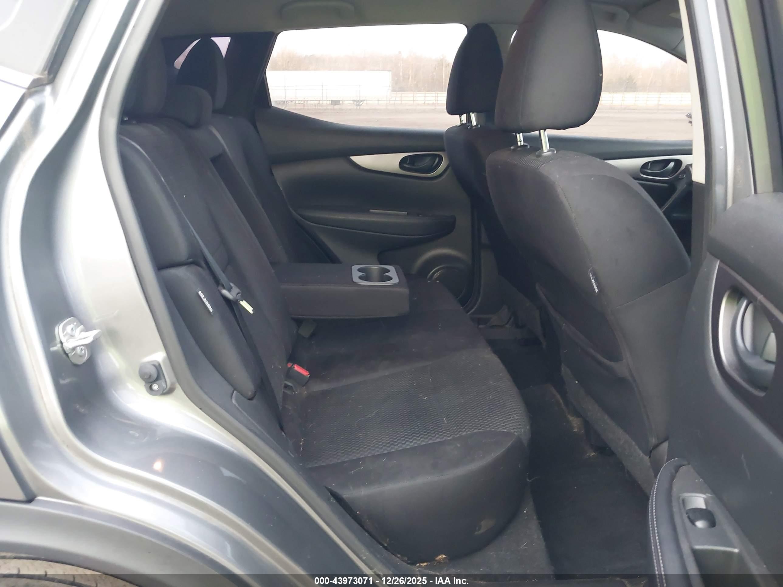 NISSAN ROGUE image 8