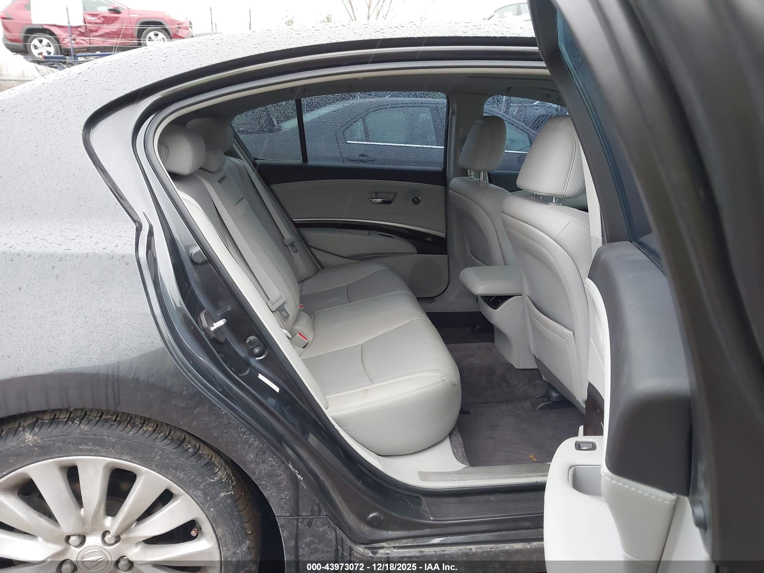 ACURA RLX image 8