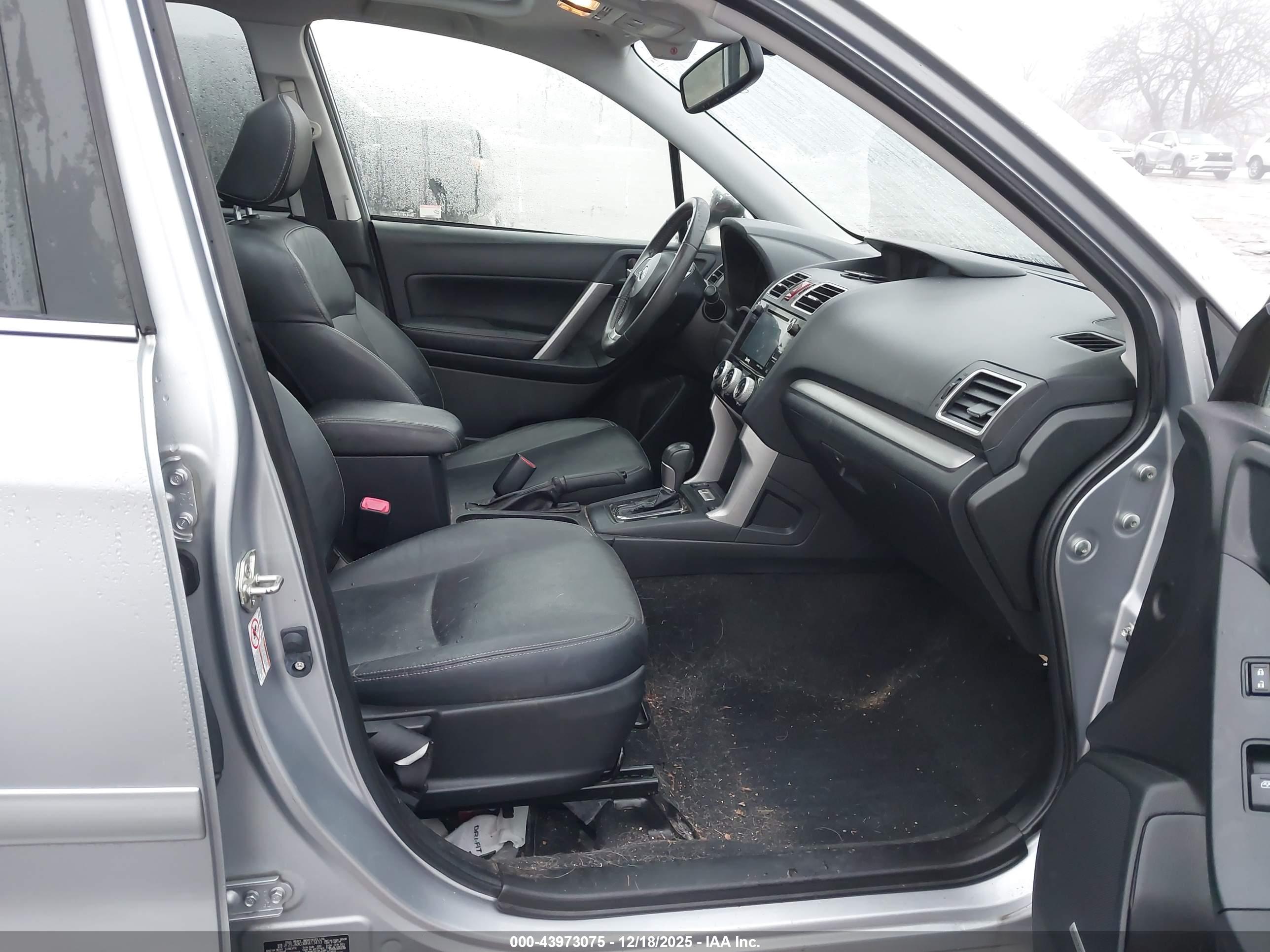 SUBARU FORESTER image 5
