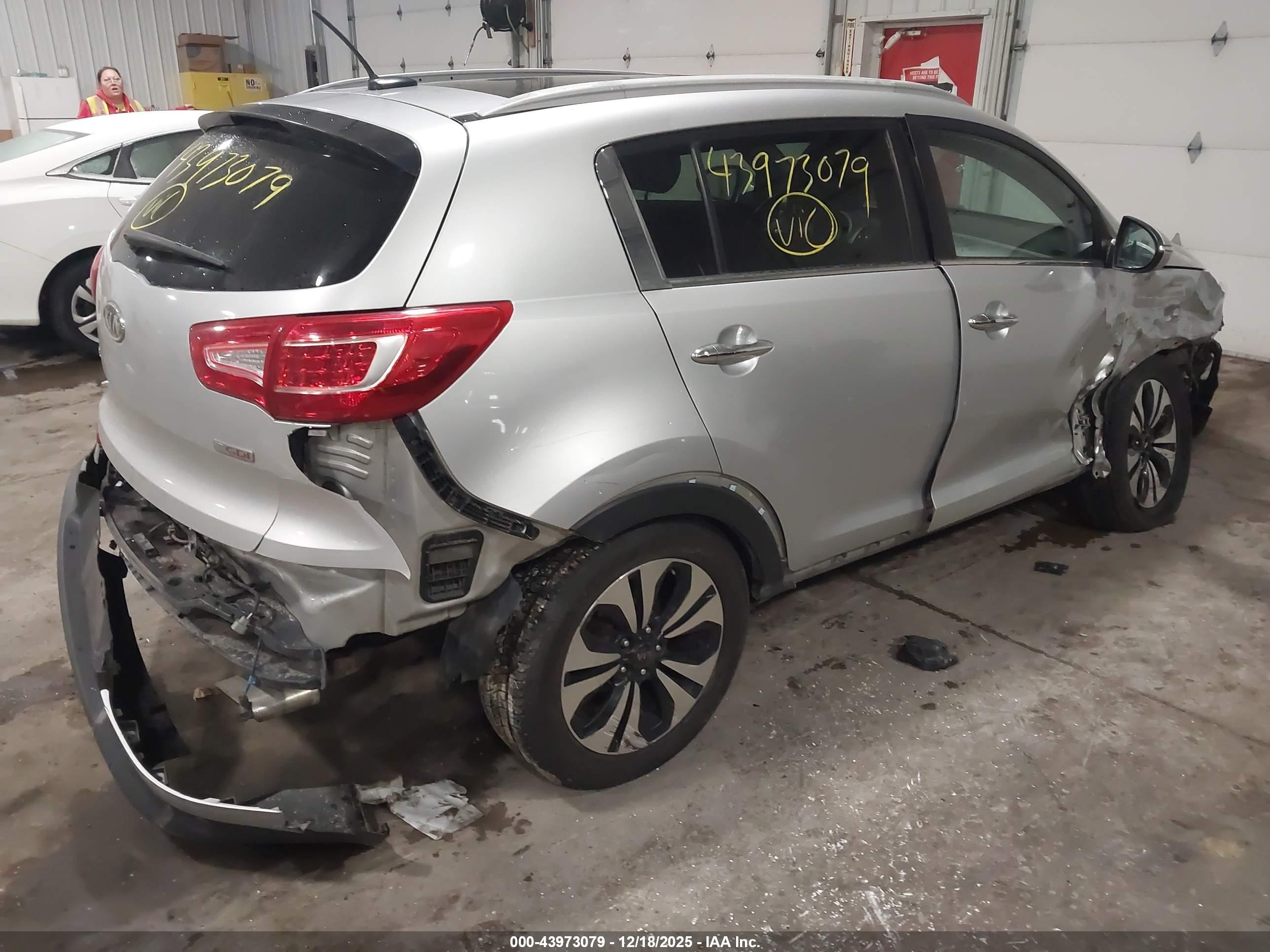 KIA SPORTAGE image 4