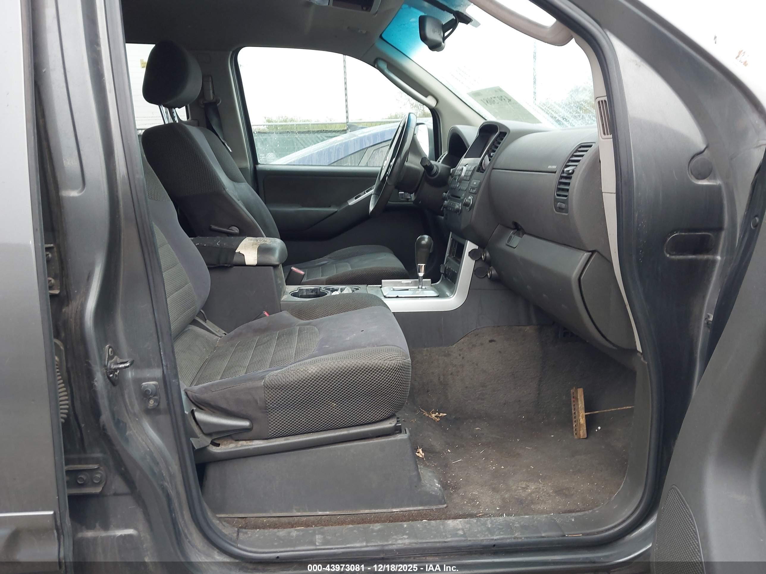 NISSAN PATHFINDER image 5