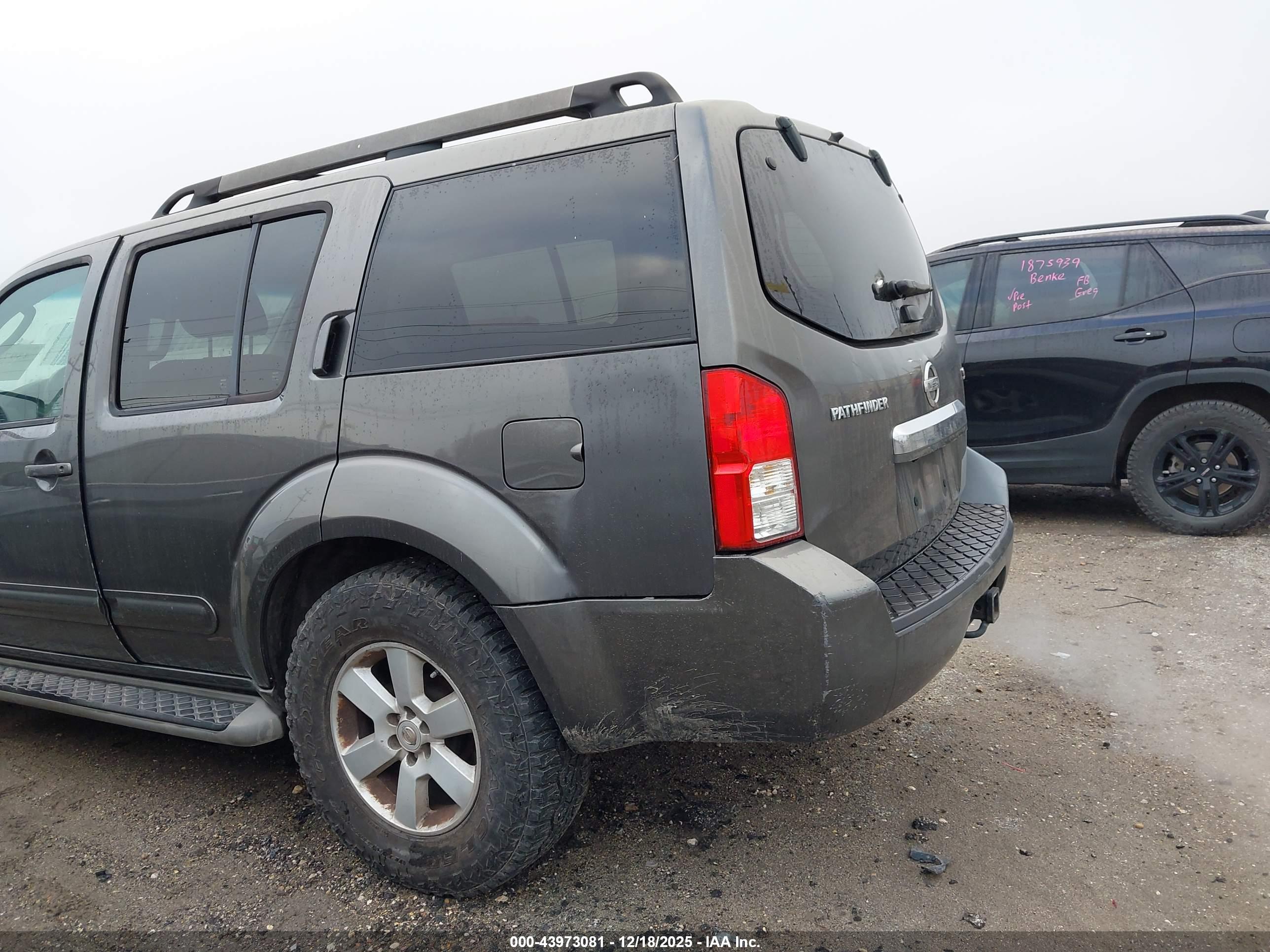 NISSAN PATHFINDER image 6