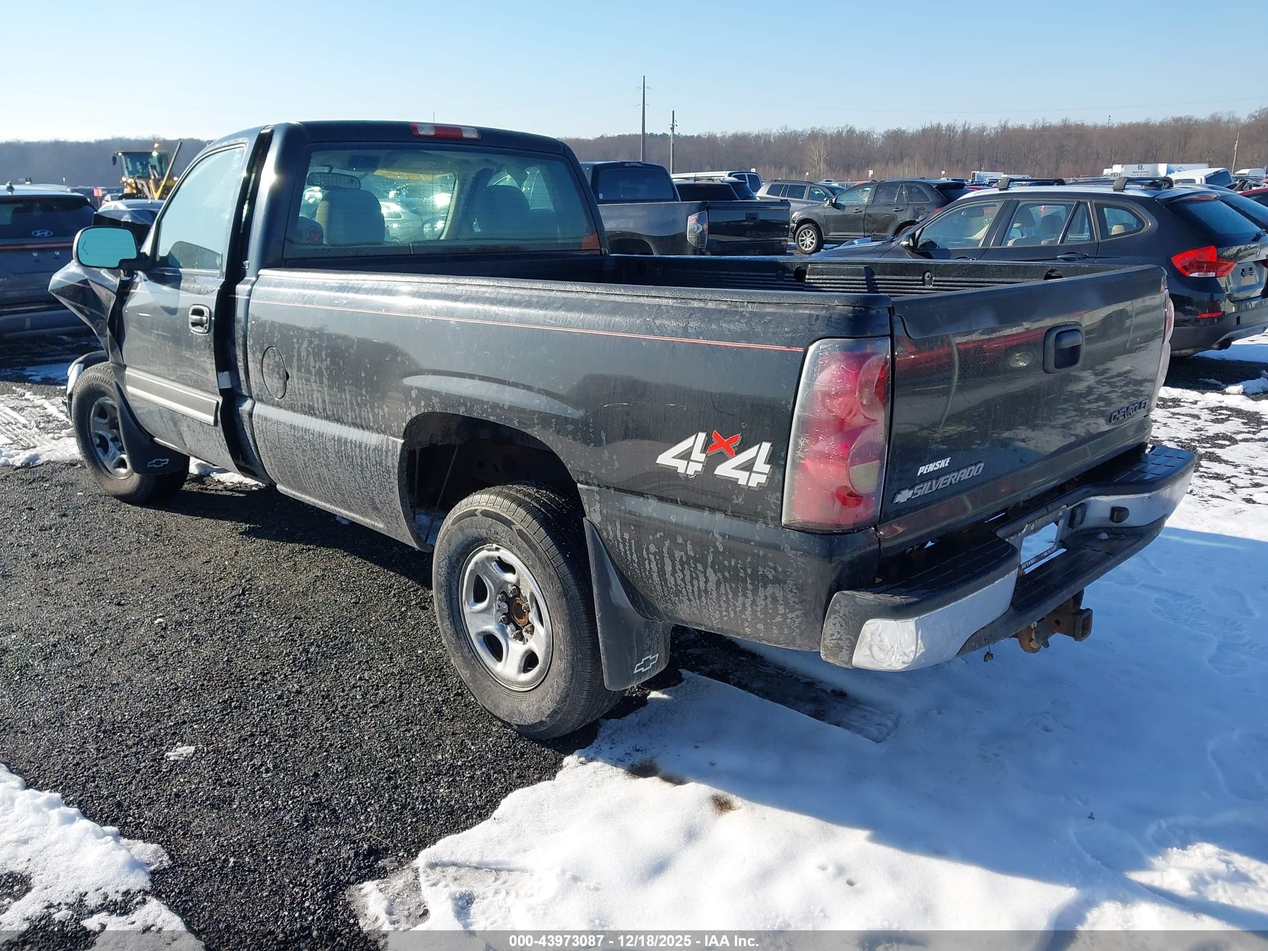 CHEVROLET SILVERADO image 3