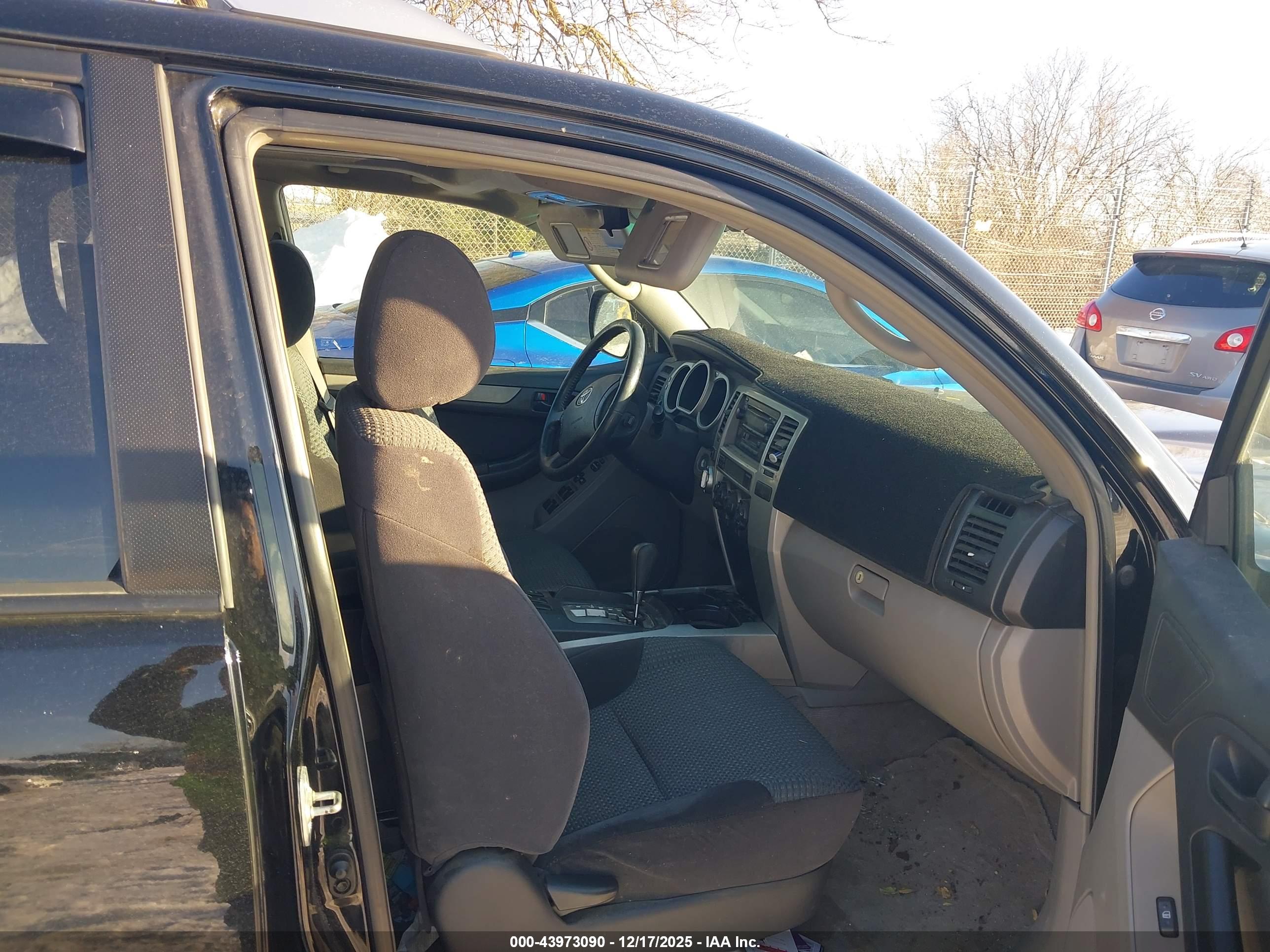 TOYOTA 4RUNNER image 5