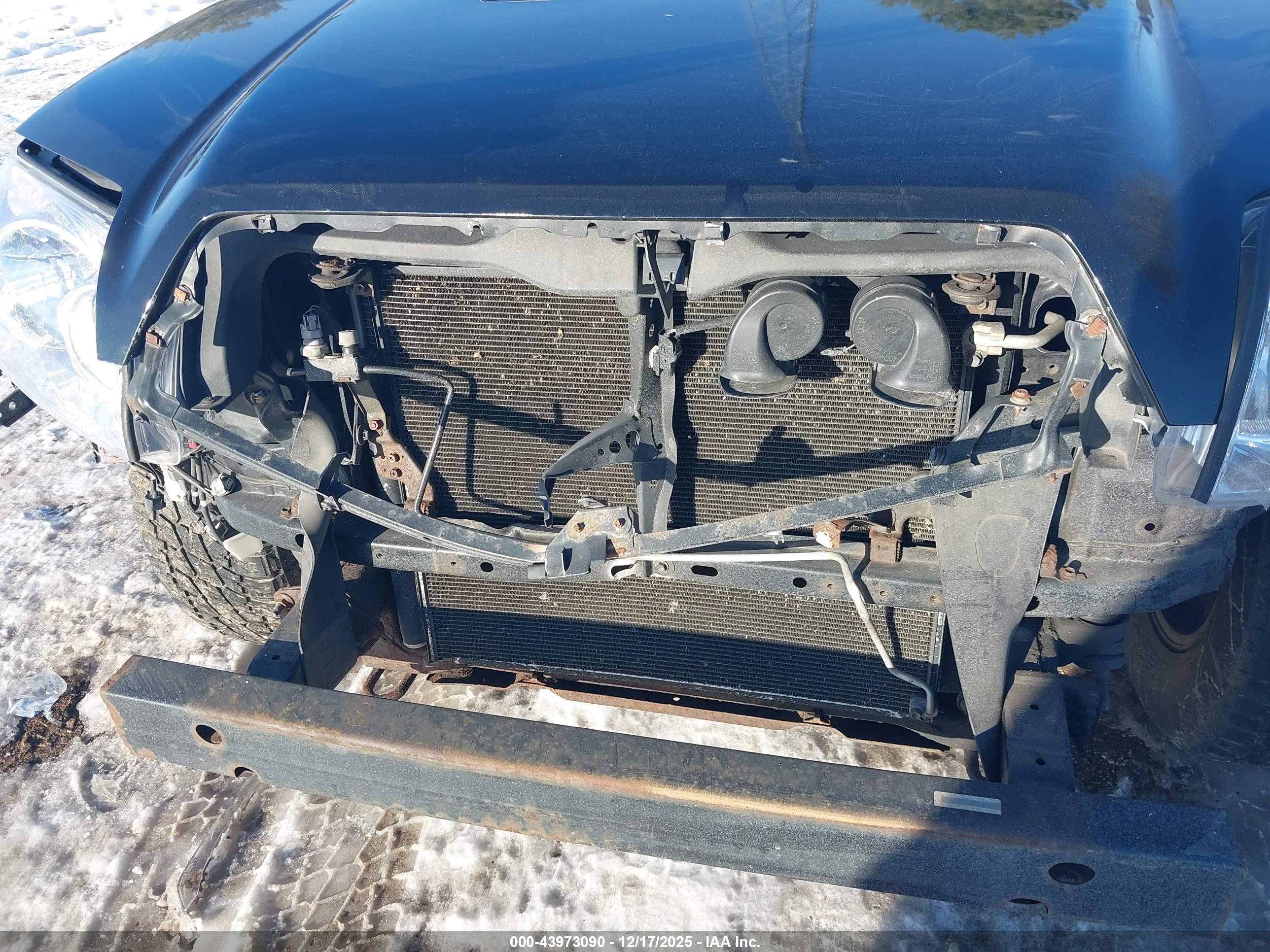 TOYOTA 4RUNNER image 6