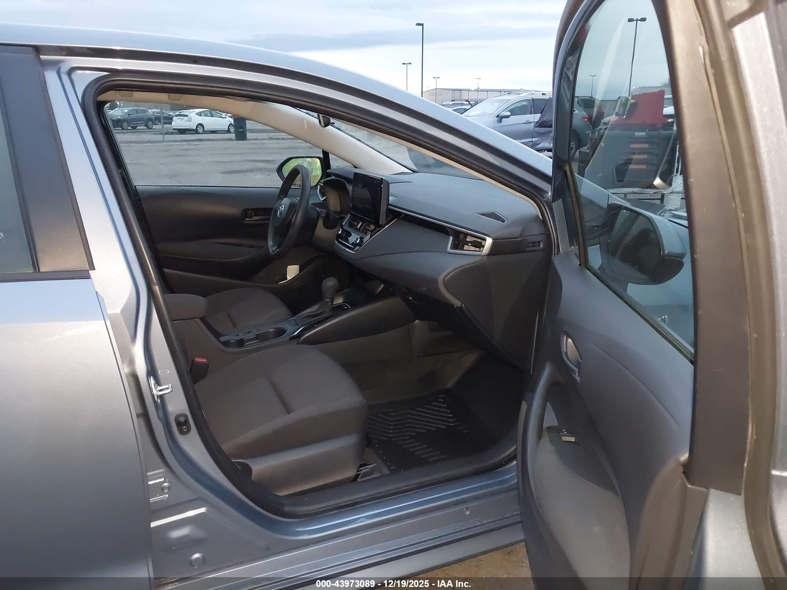 TOYOTA COROLLA image 5