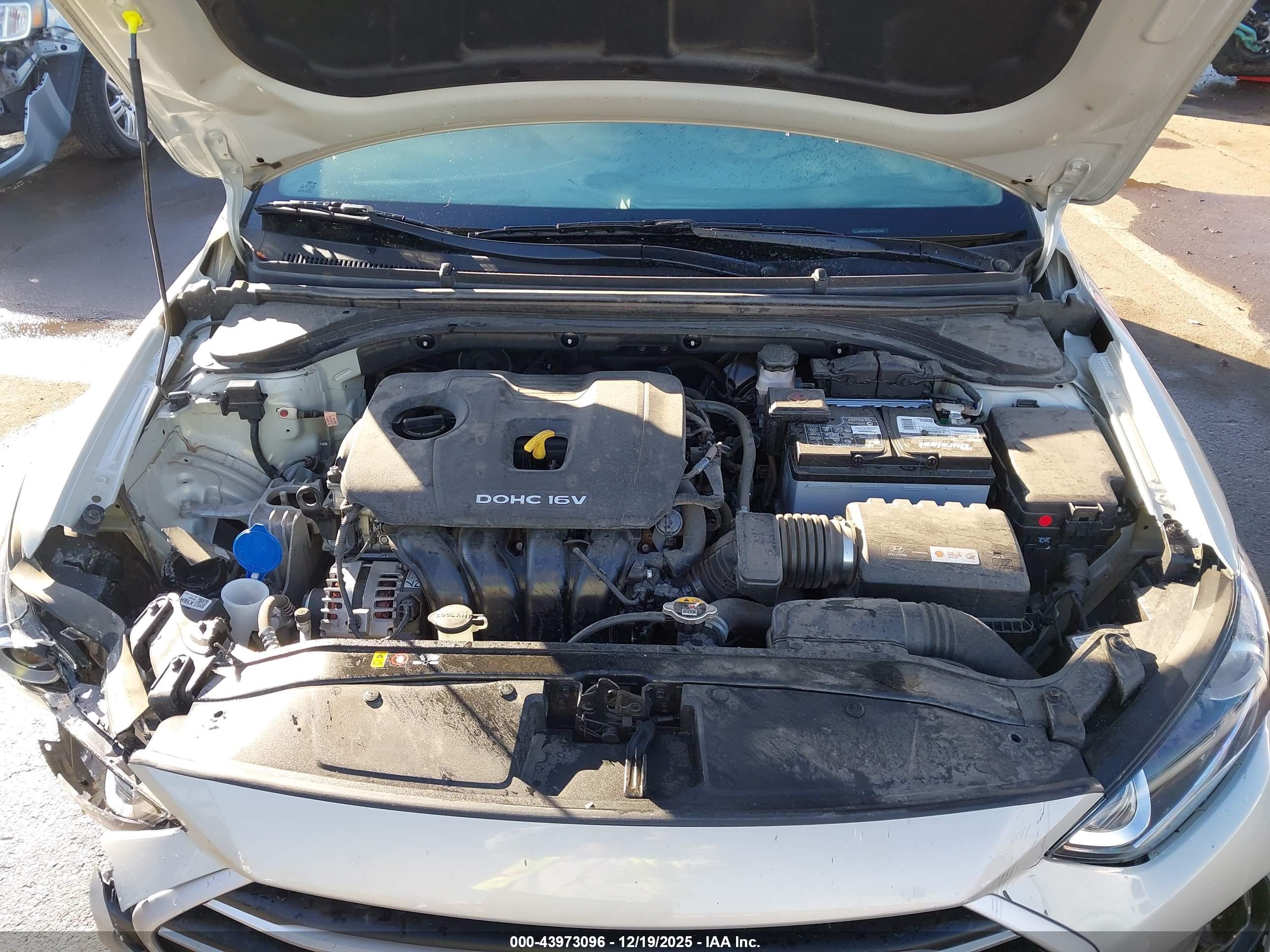 HYUNDAI ELANTRA image 10
