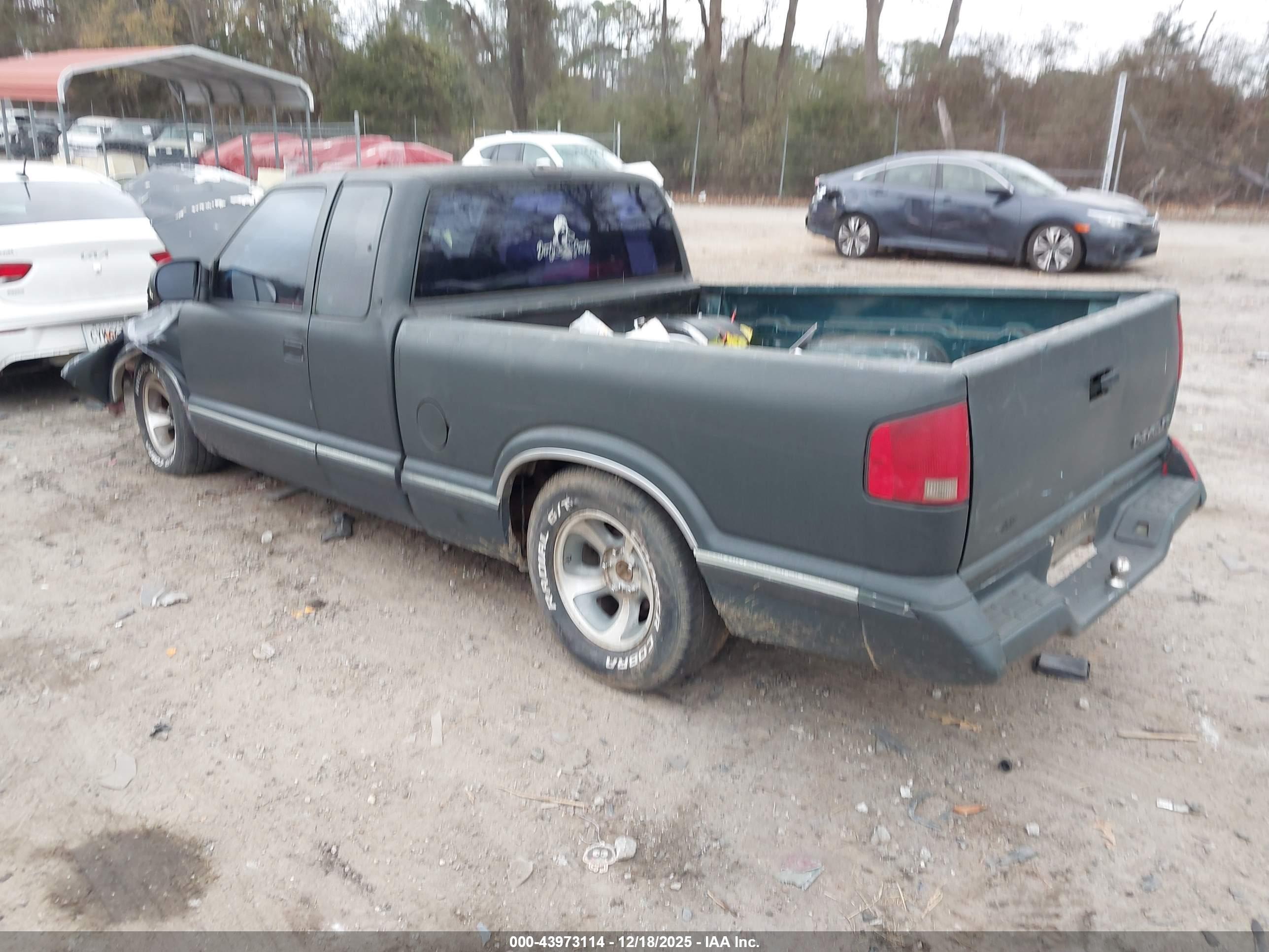 CHEVROLET S image 3
