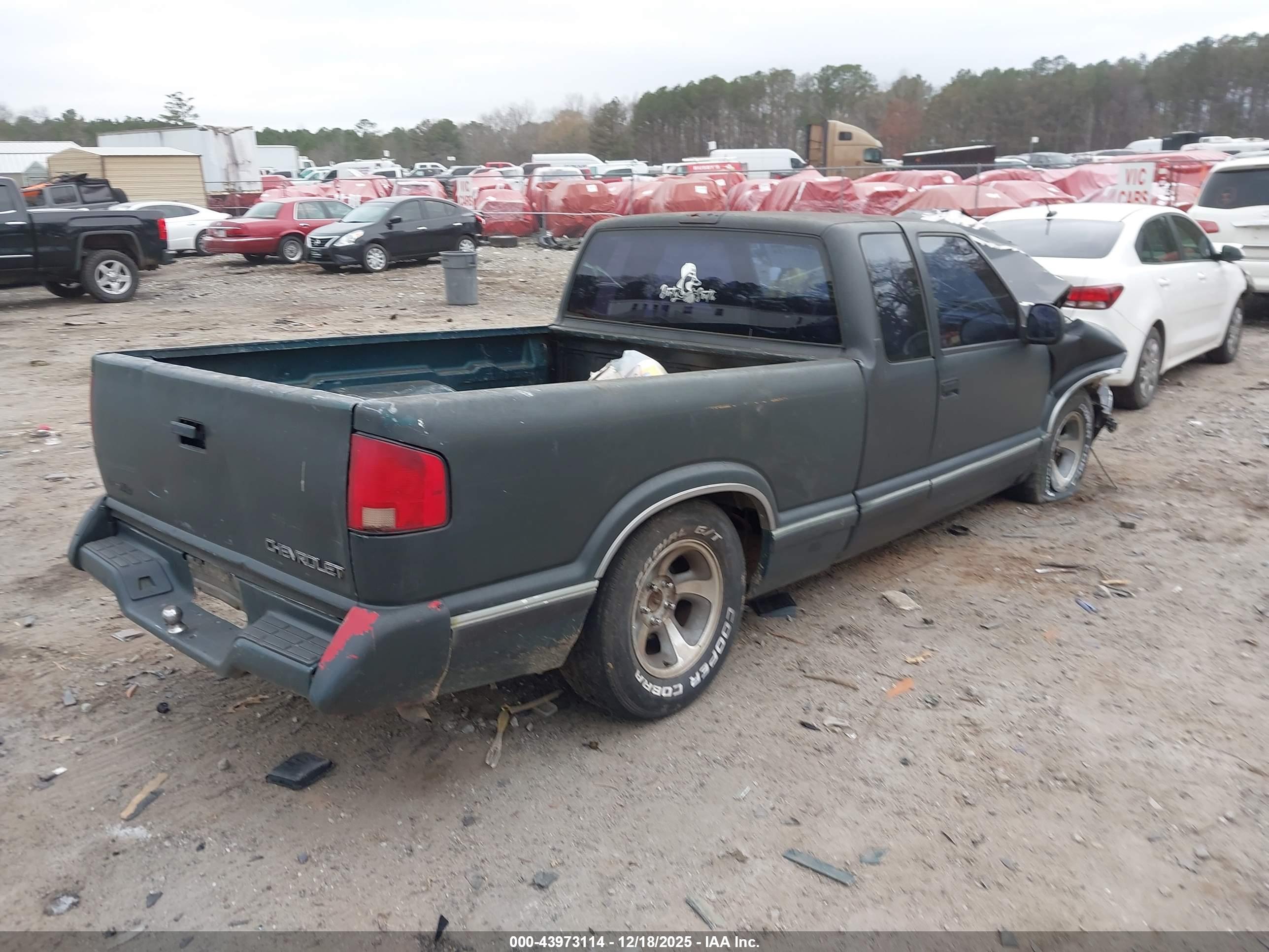 CHEVROLET S image 4
