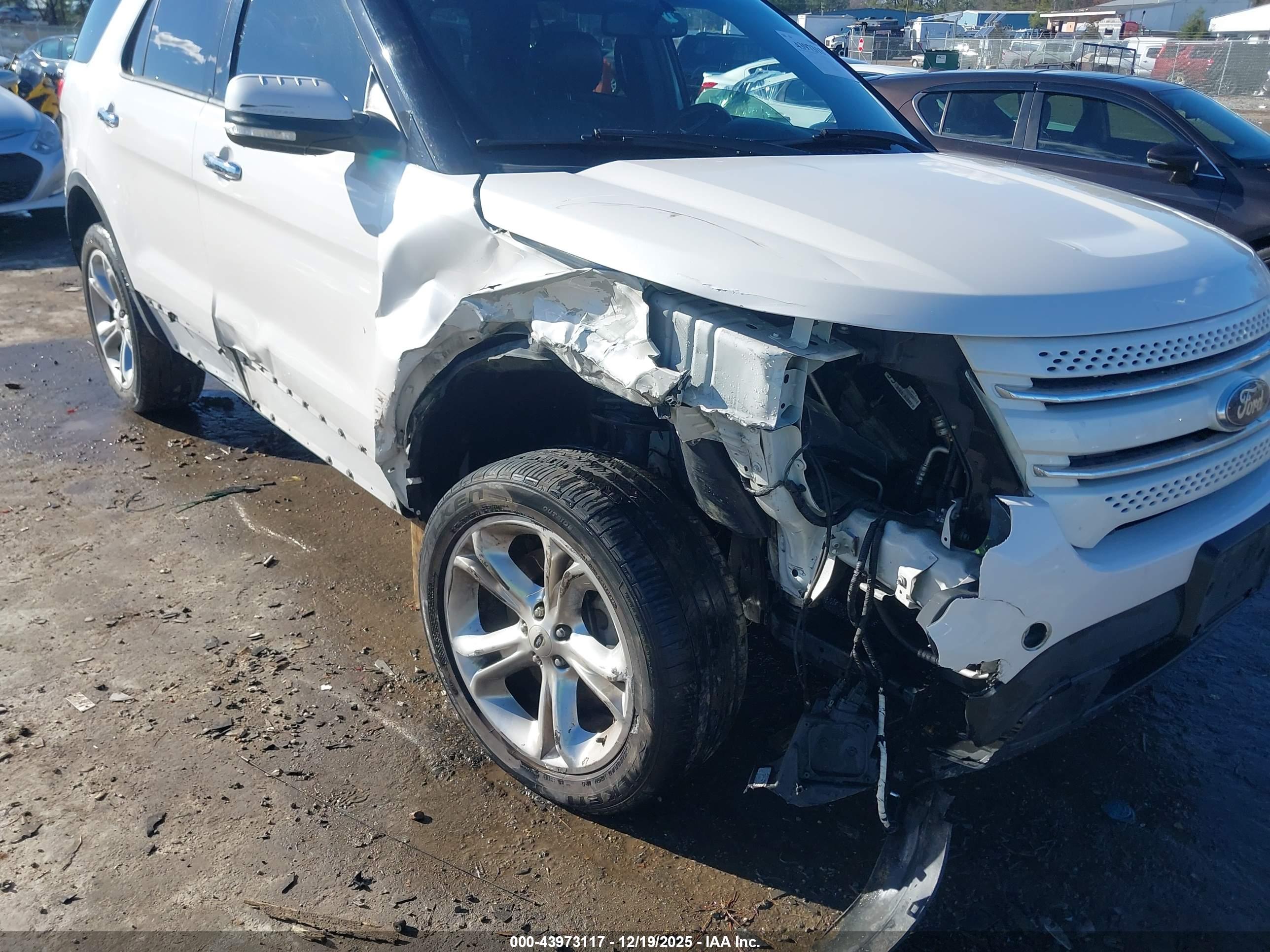 FORD EXPLORER image 6