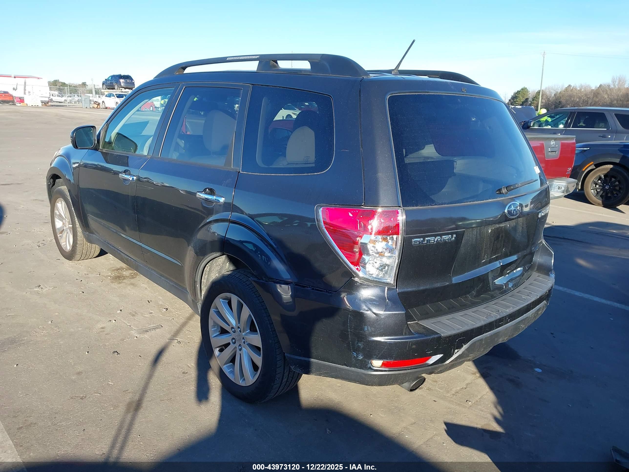 SUBARU FORESTER image 3