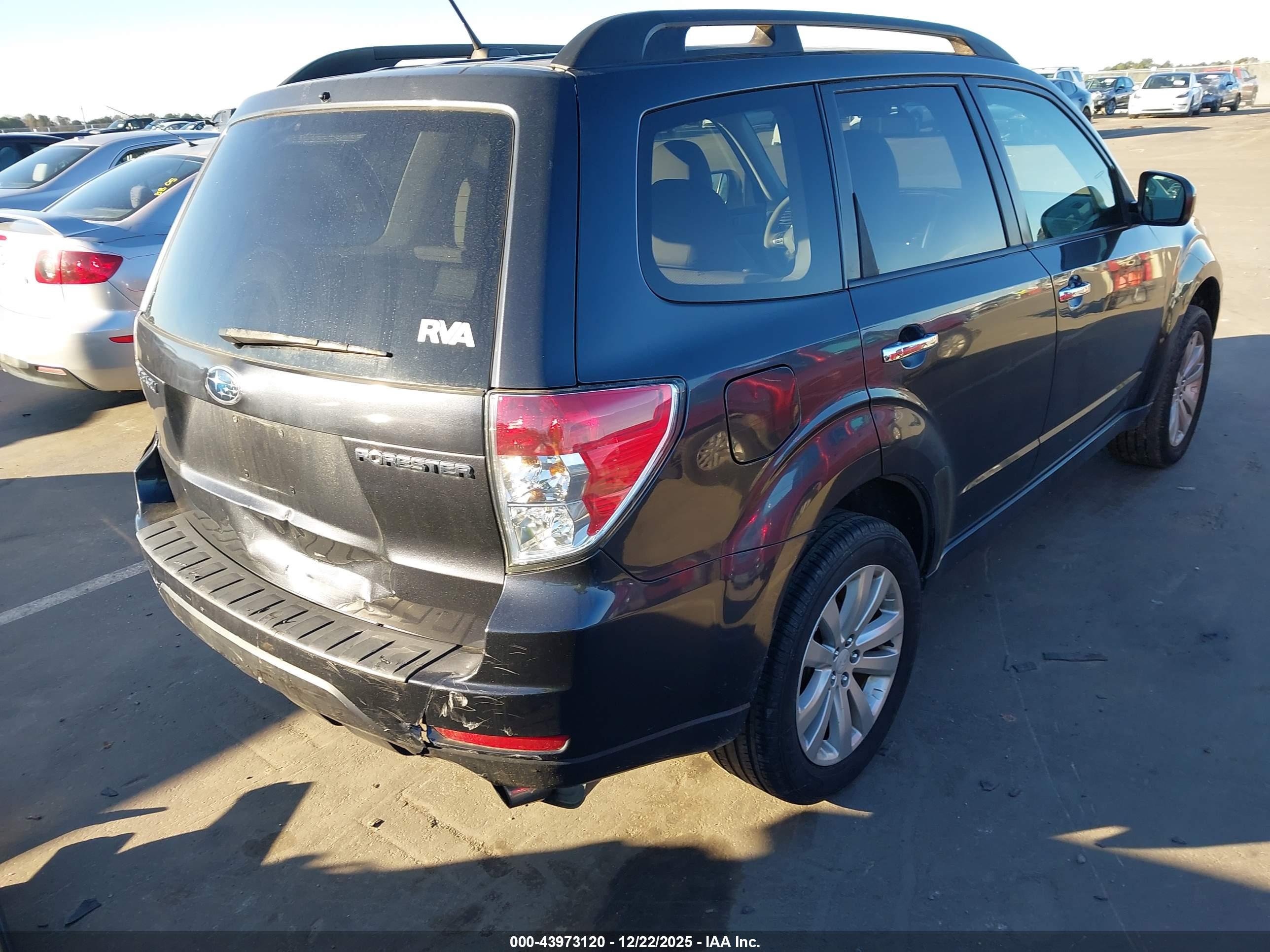 SUBARU FORESTER image 4