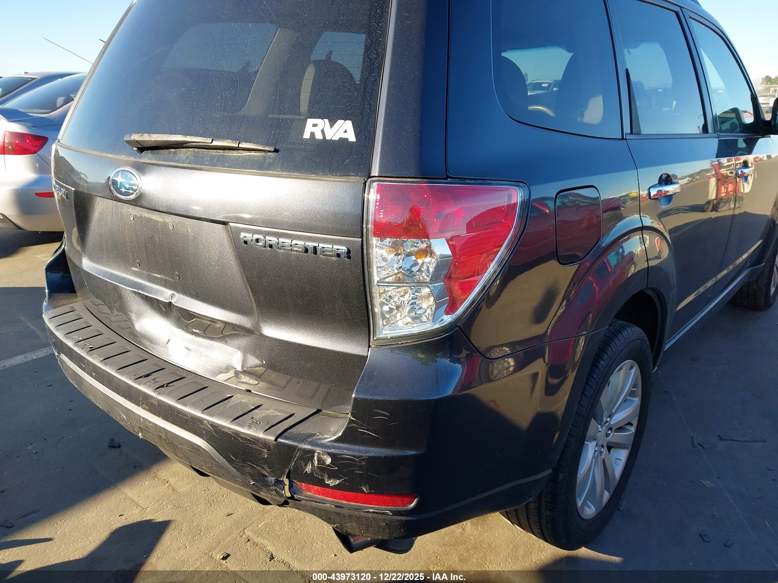 SUBARU FORESTER image 6