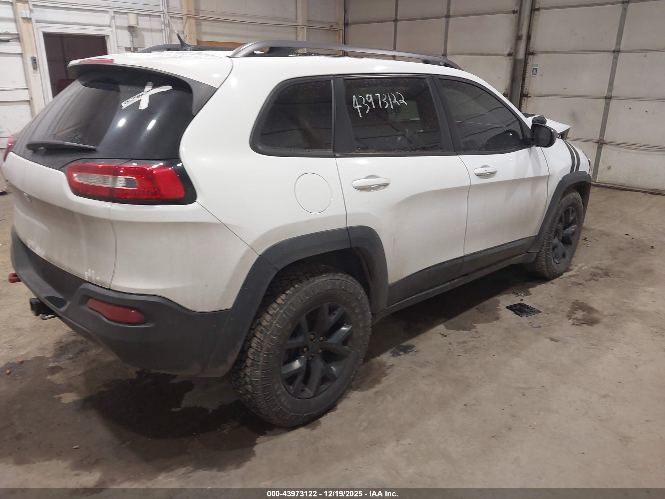 JEEP CHEROKEE image 4