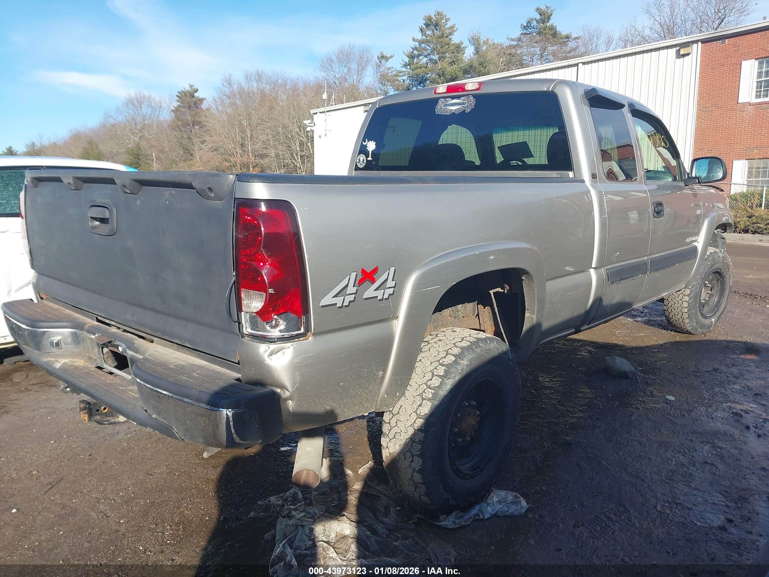 CHEVROLET SILVERADO image 4
