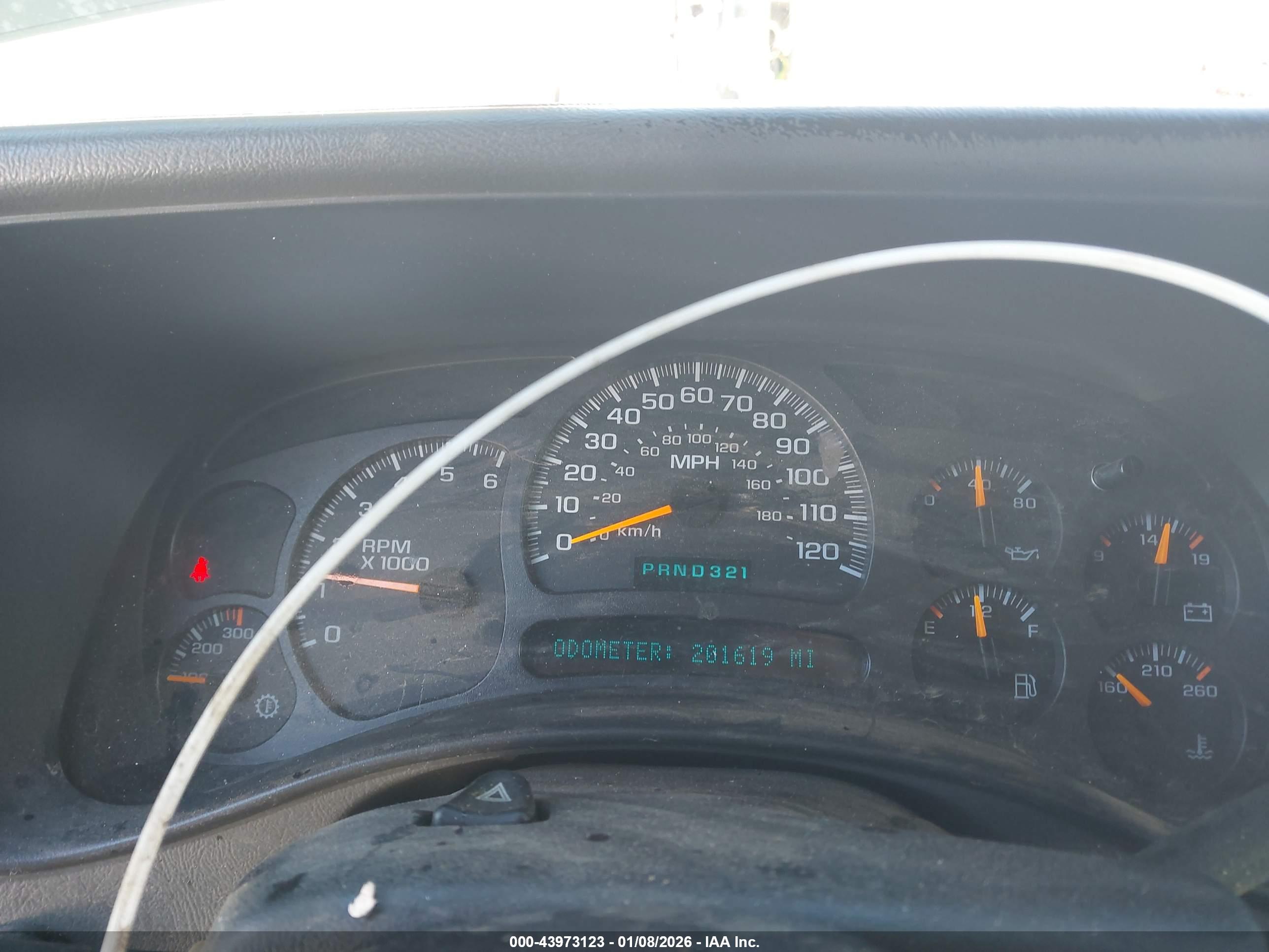 CHEVROLET SILVERADO image 7