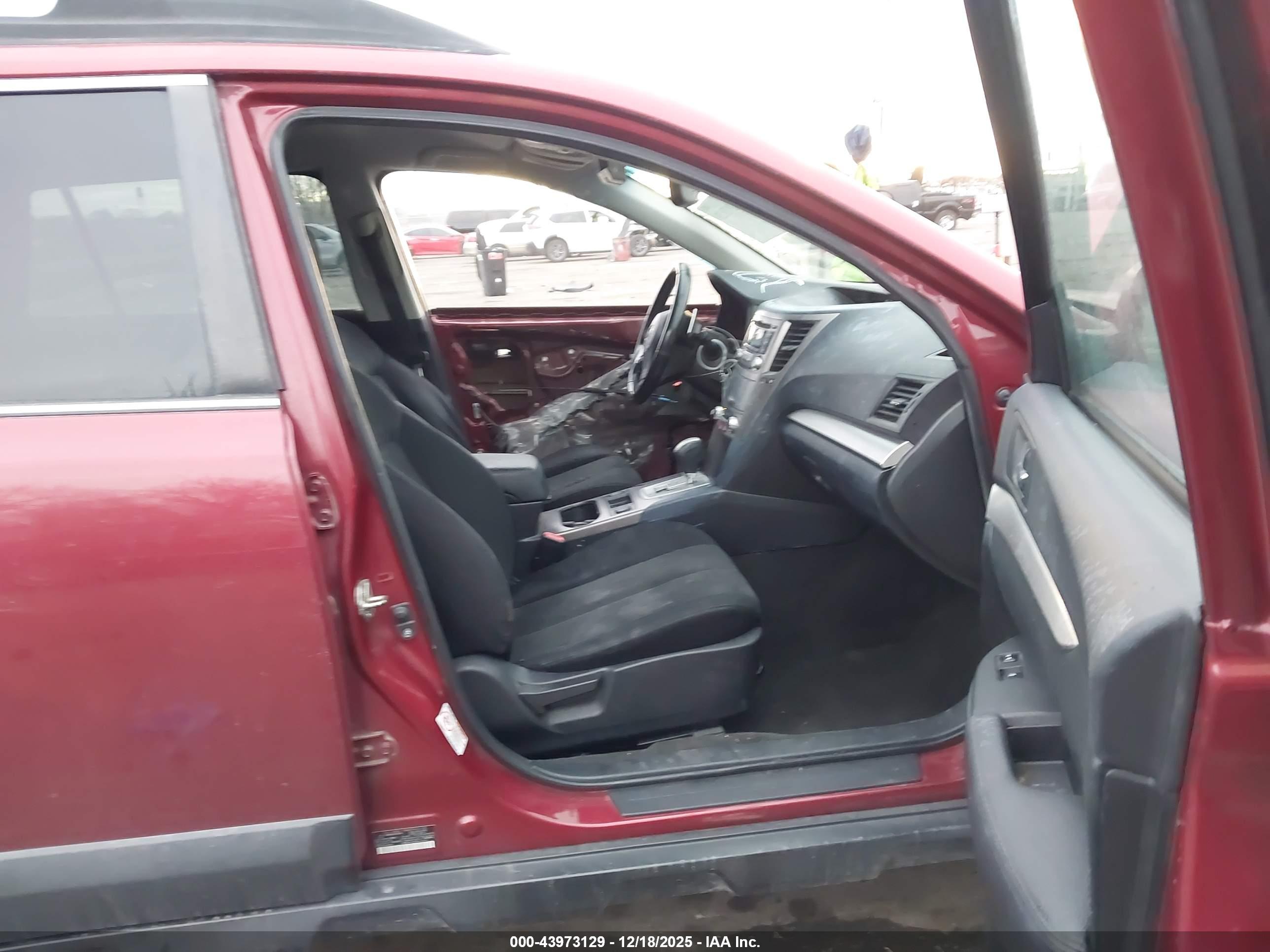 SUBARU OUTBACK image 5