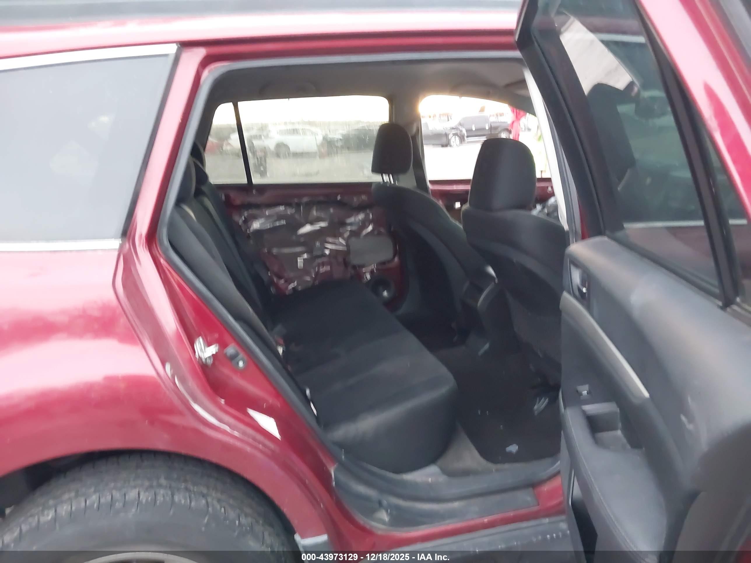 SUBARU OUTBACK image 8