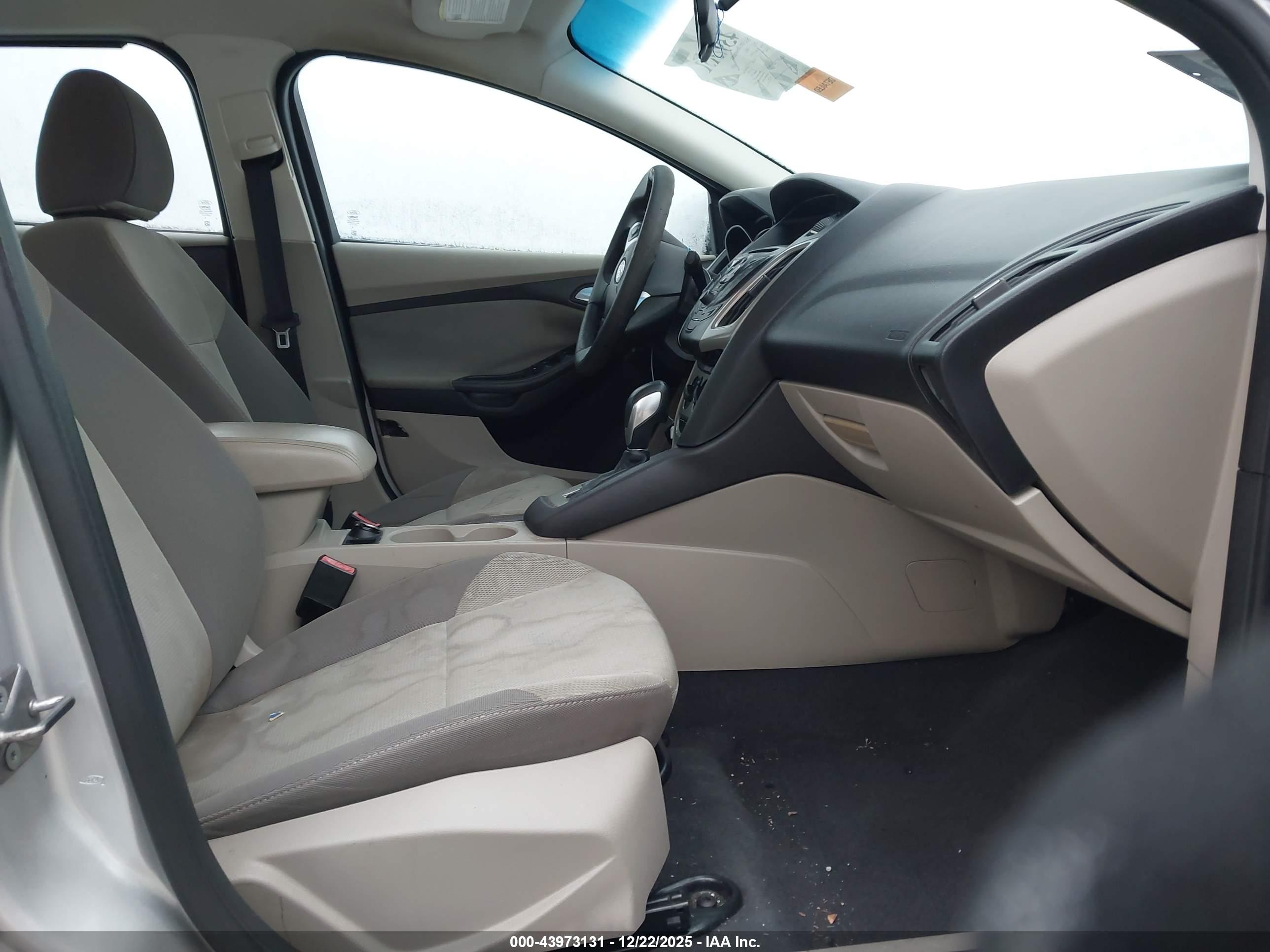 FORD FOCUS image 5