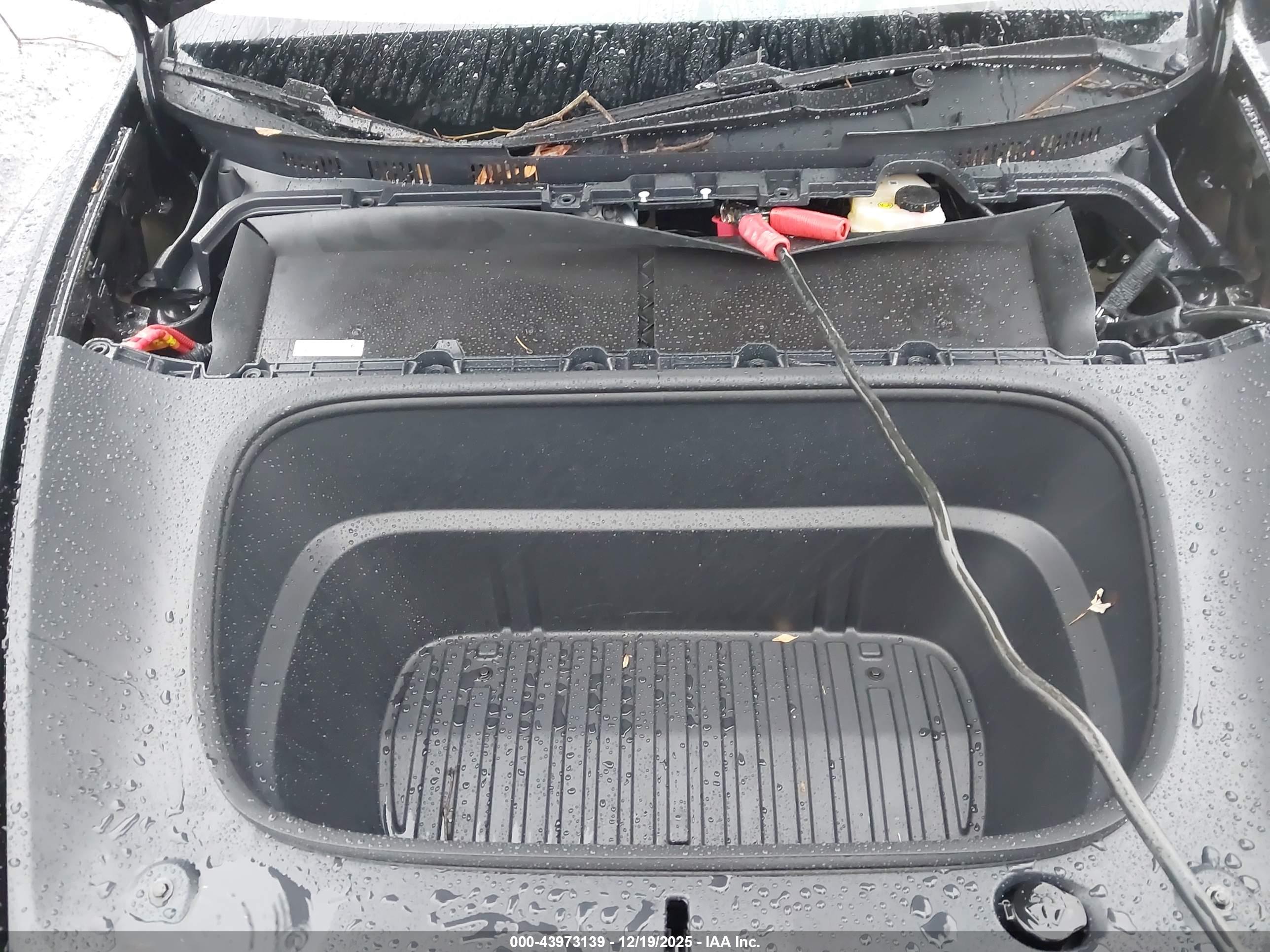 TESLA MODEL image 10