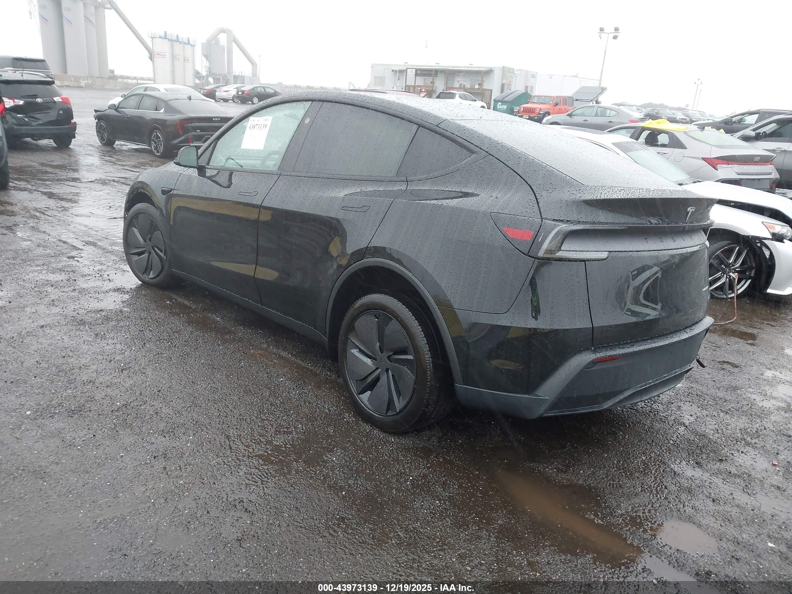 TESLA MODEL image 3
