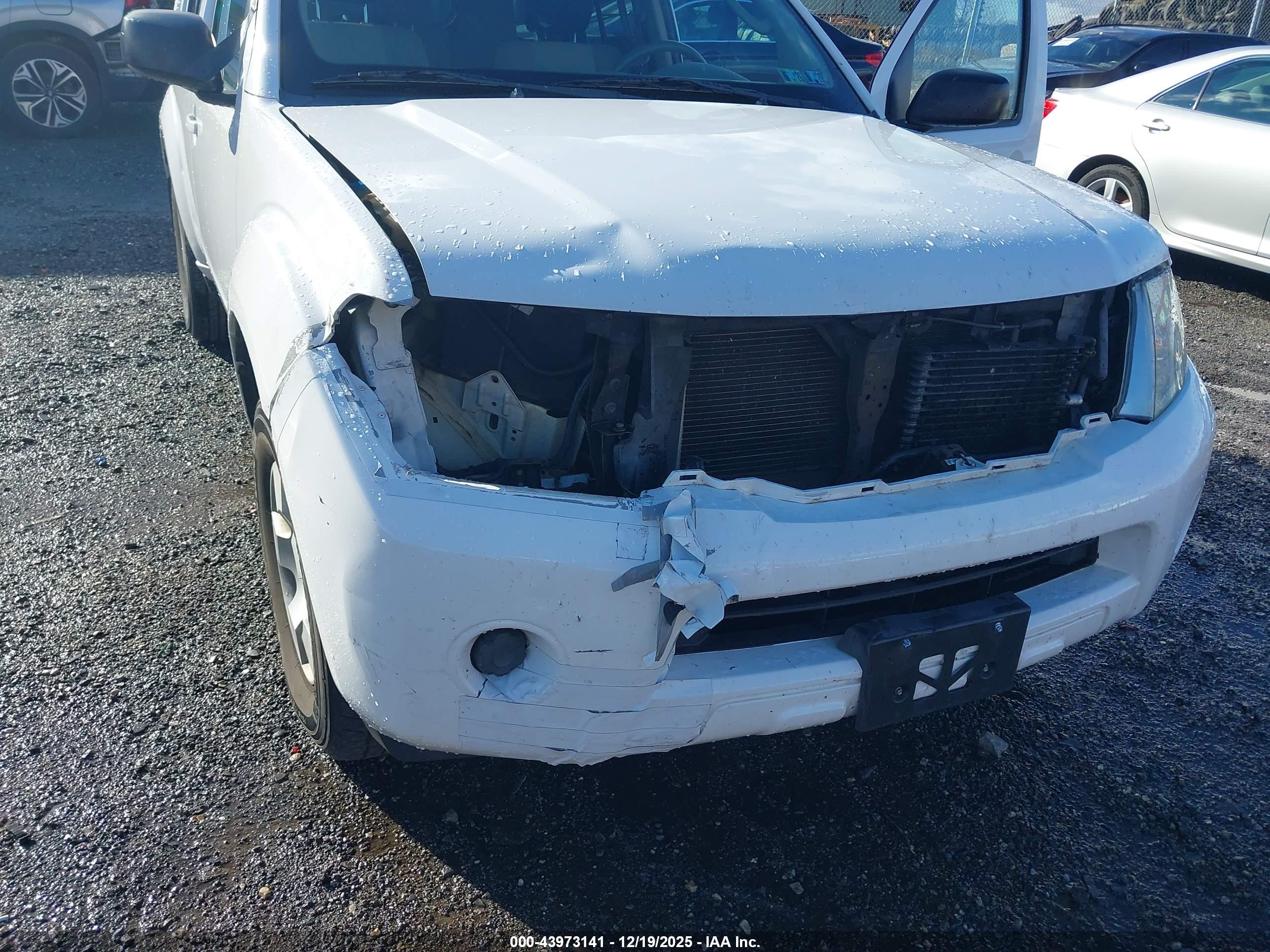 NISSAN PATHFINDER image 6