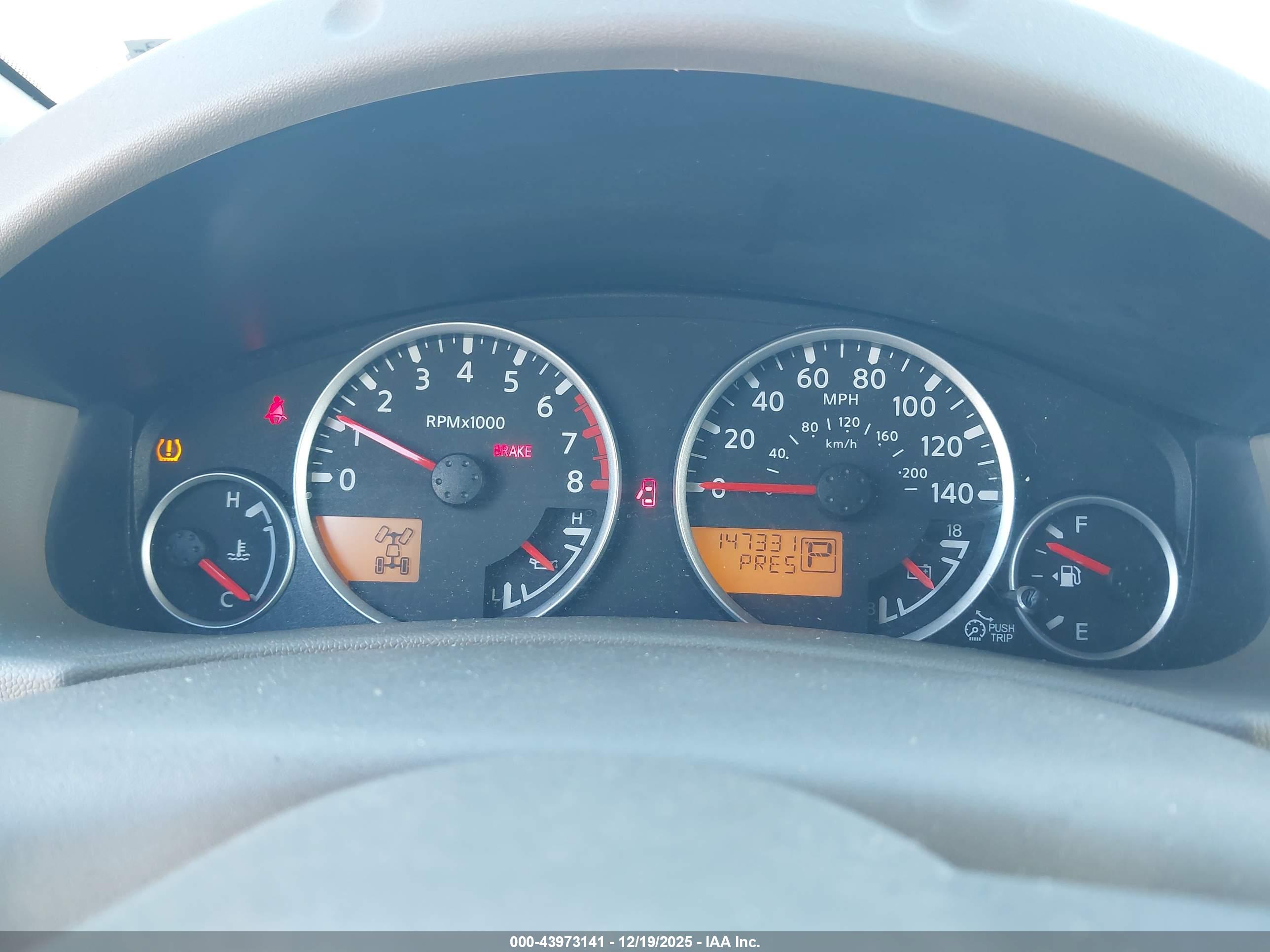 NISSAN PATHFINDER image 7