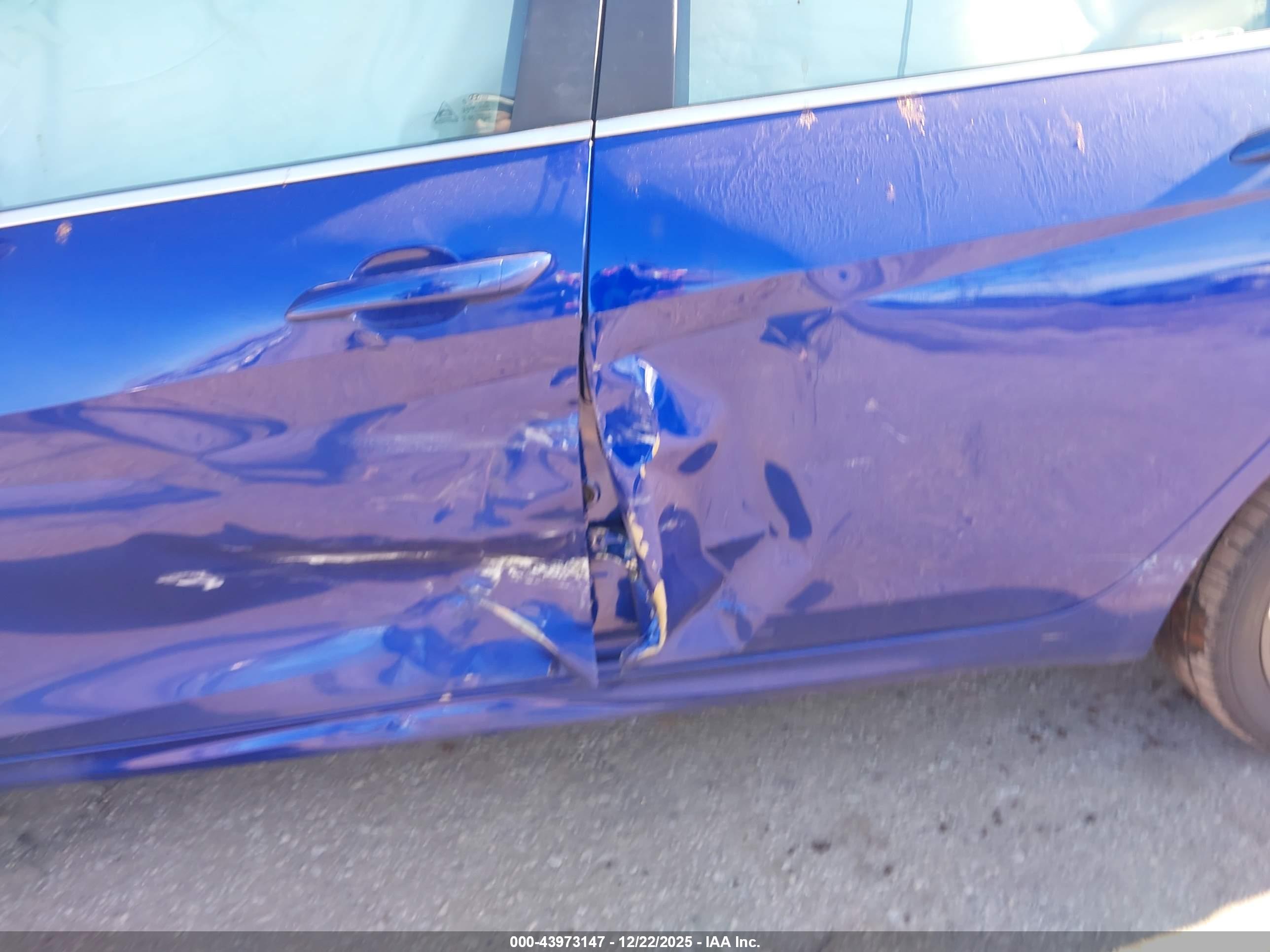 HYUNDAI ELANTRA image 6