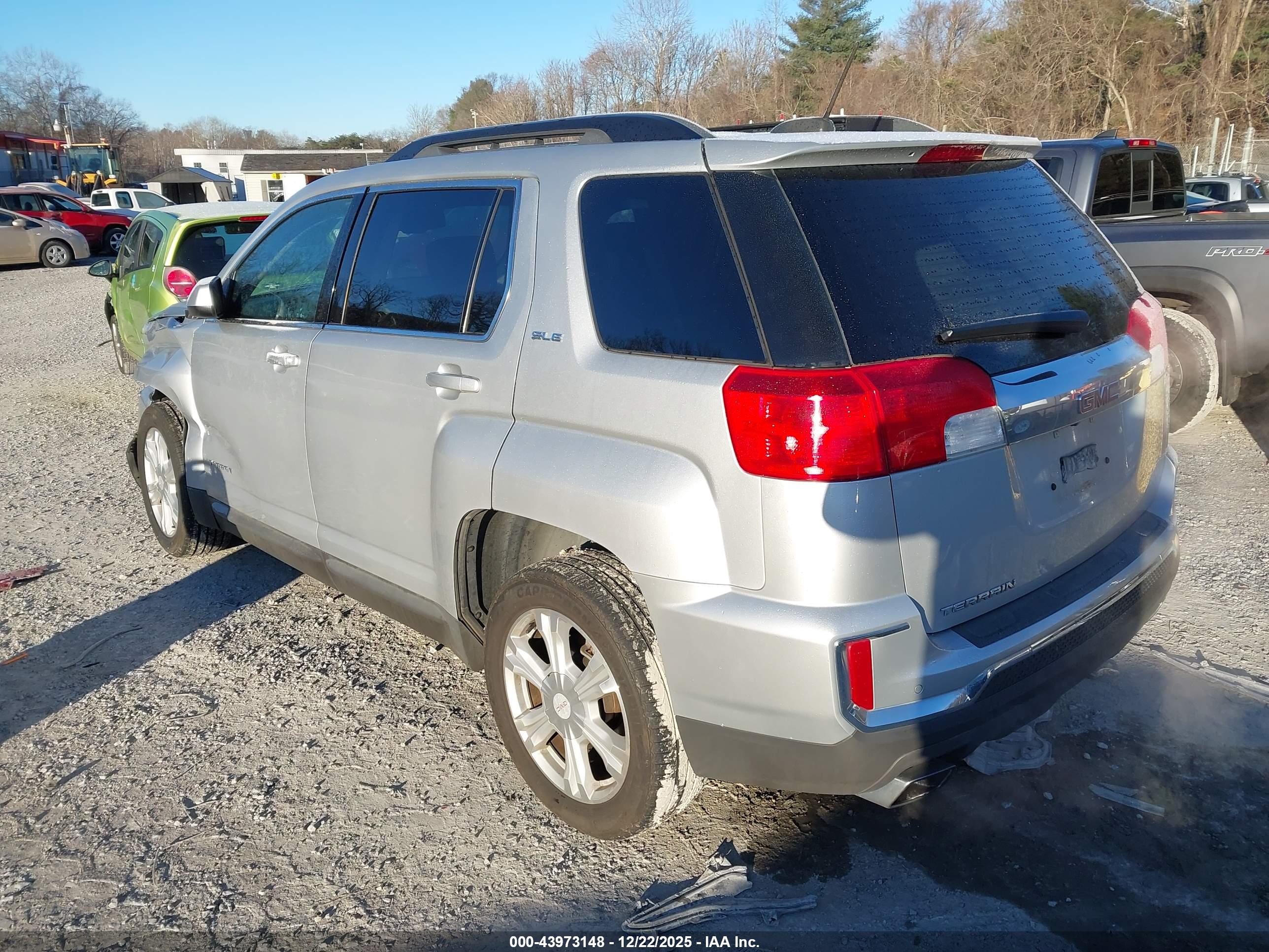GMC TERRAIN image 3