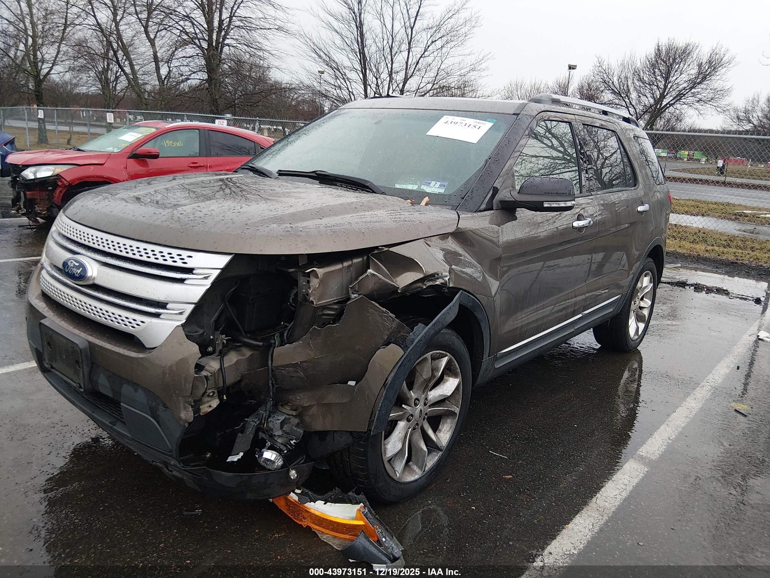 FORD EXPLORER image 2