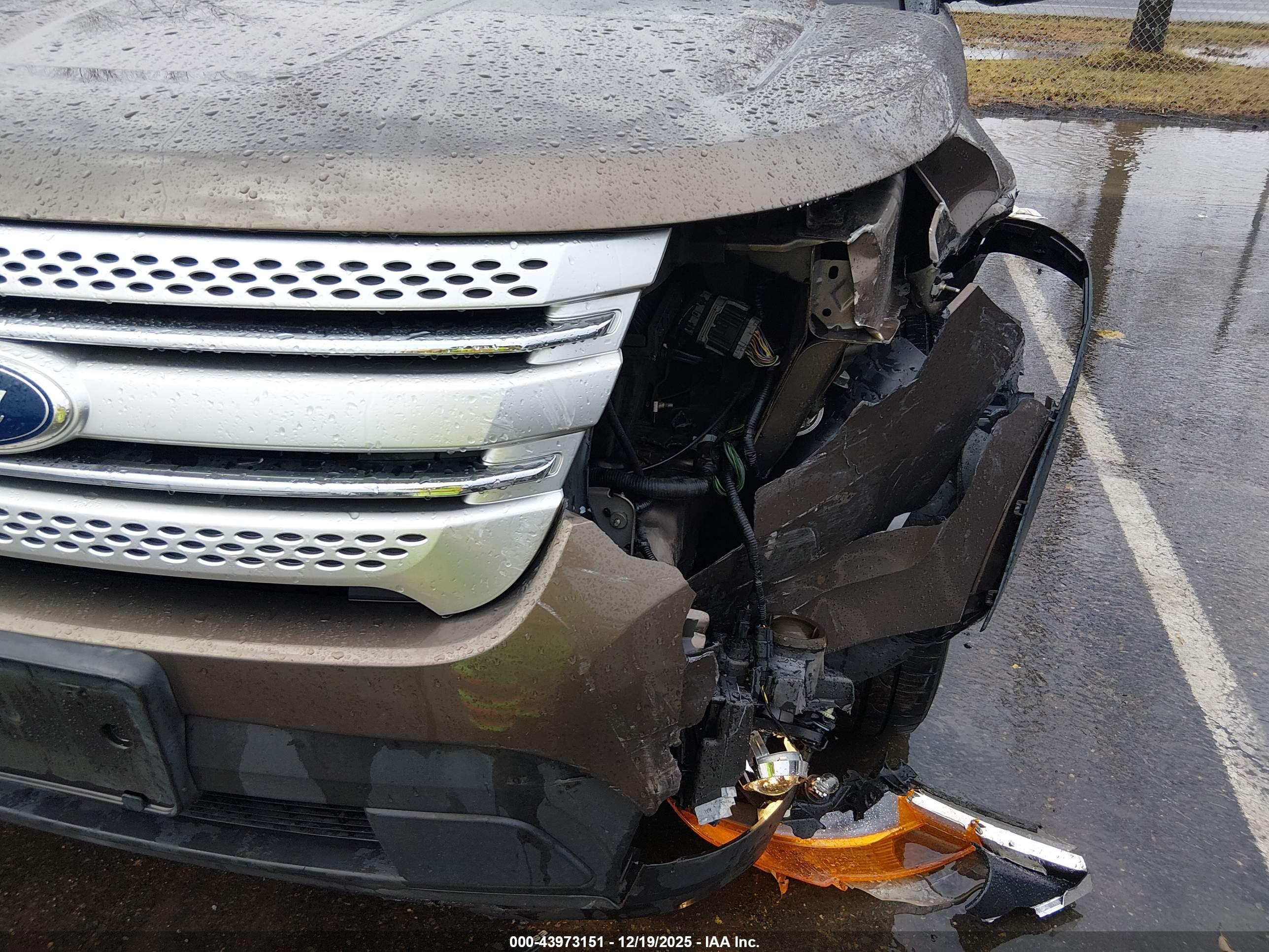 FORD EXPLORER image 6