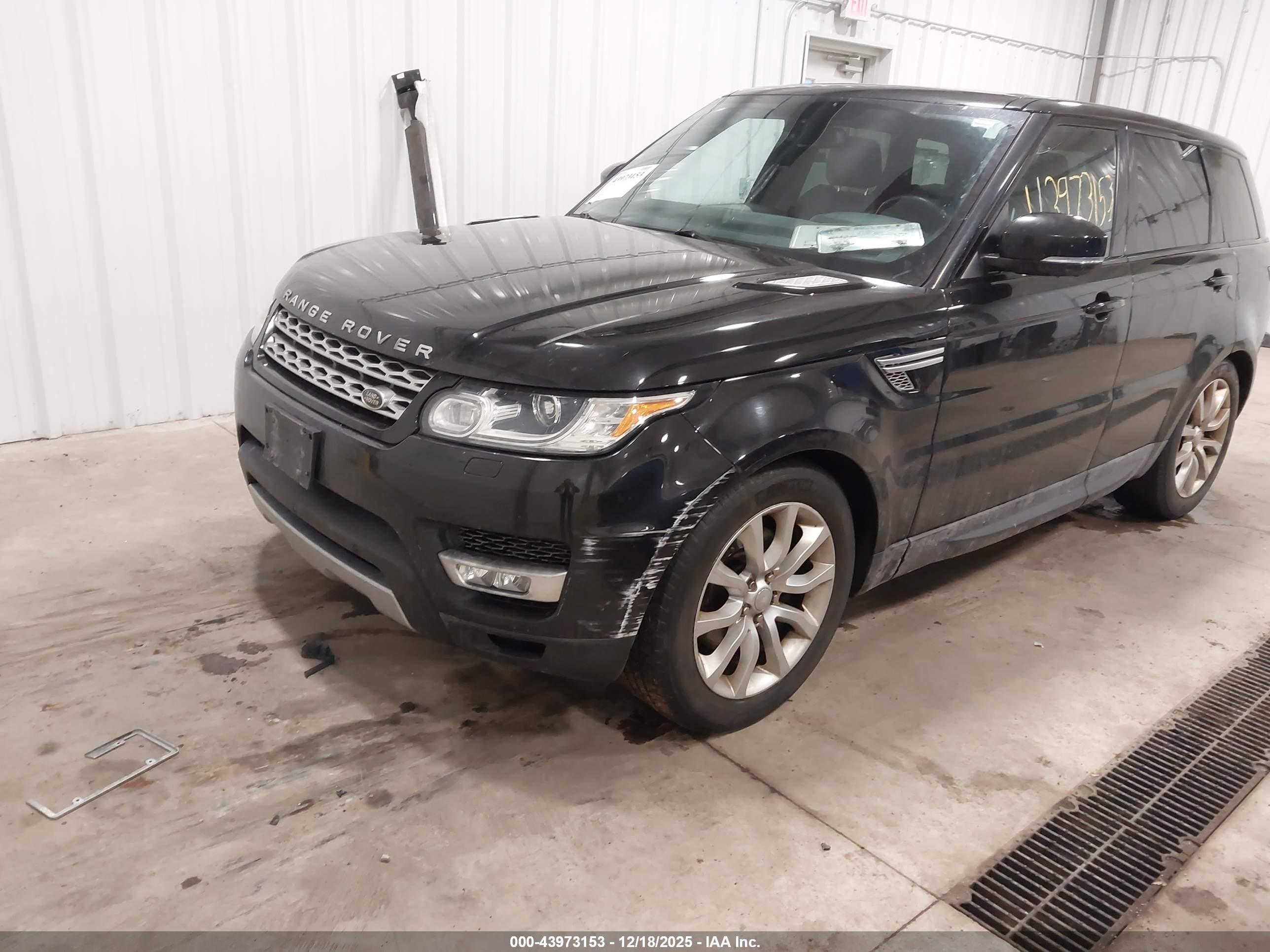 LAND ROVER image 6