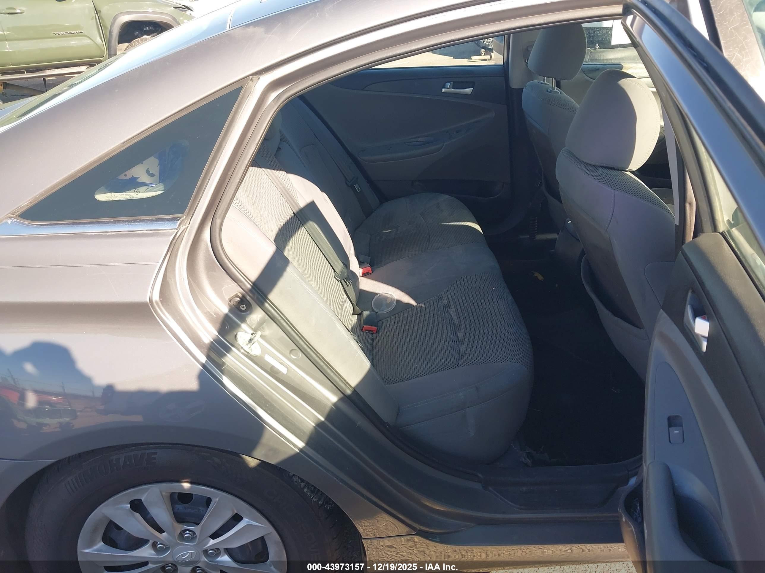 HYUNDAI SONATA image 8