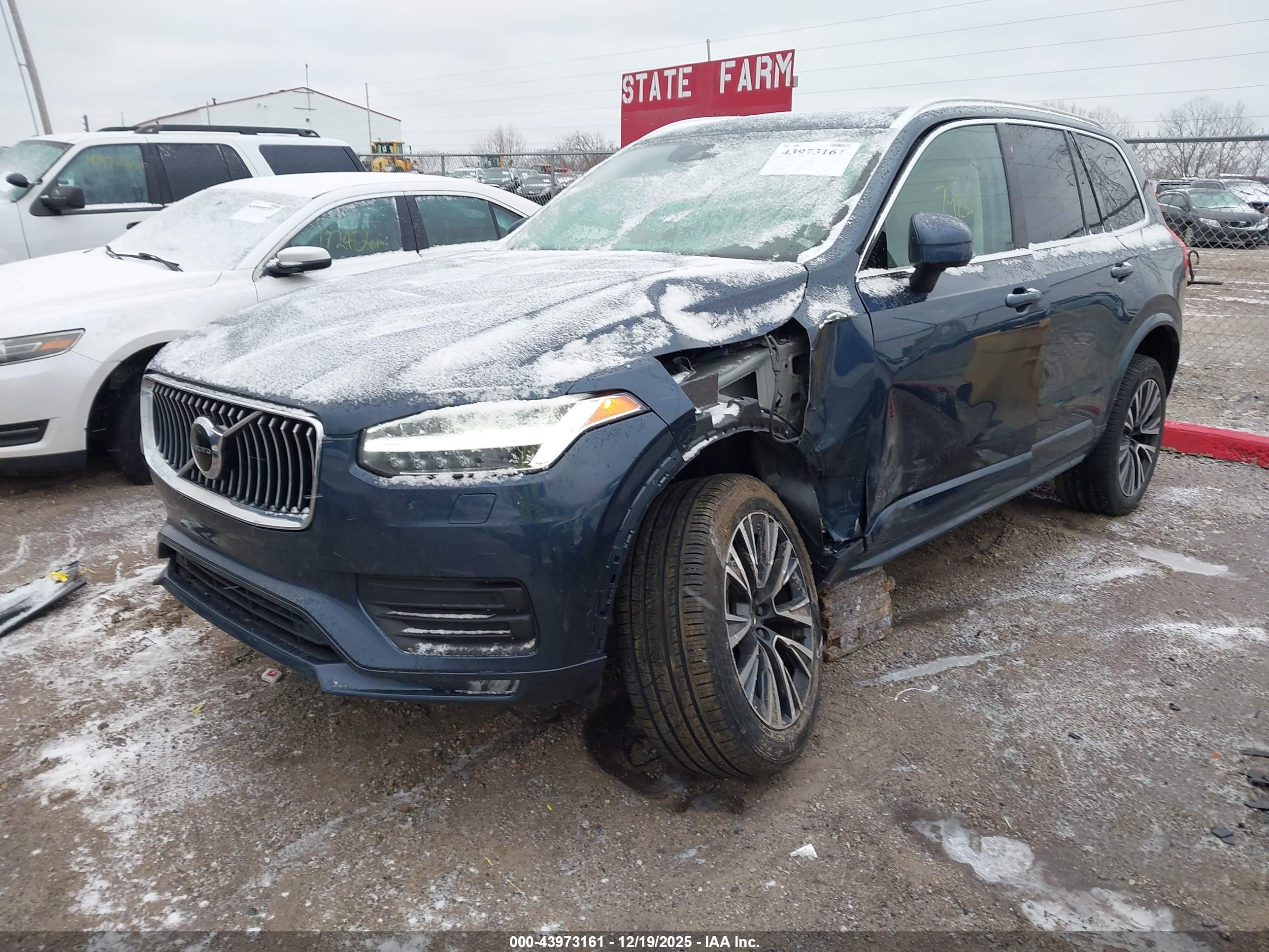 VOLVO XC90 image 2