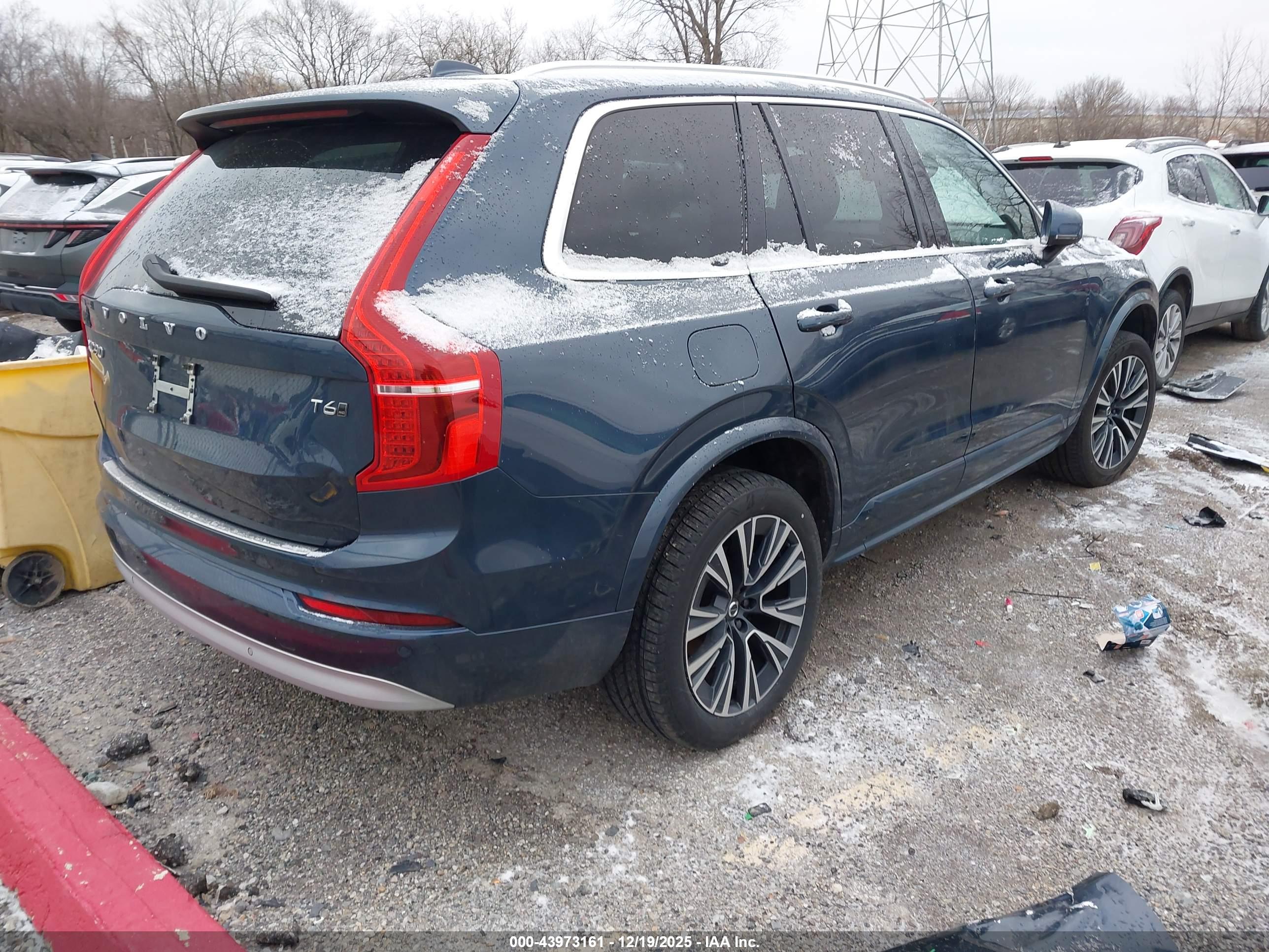 VOLVO XC90 image 4