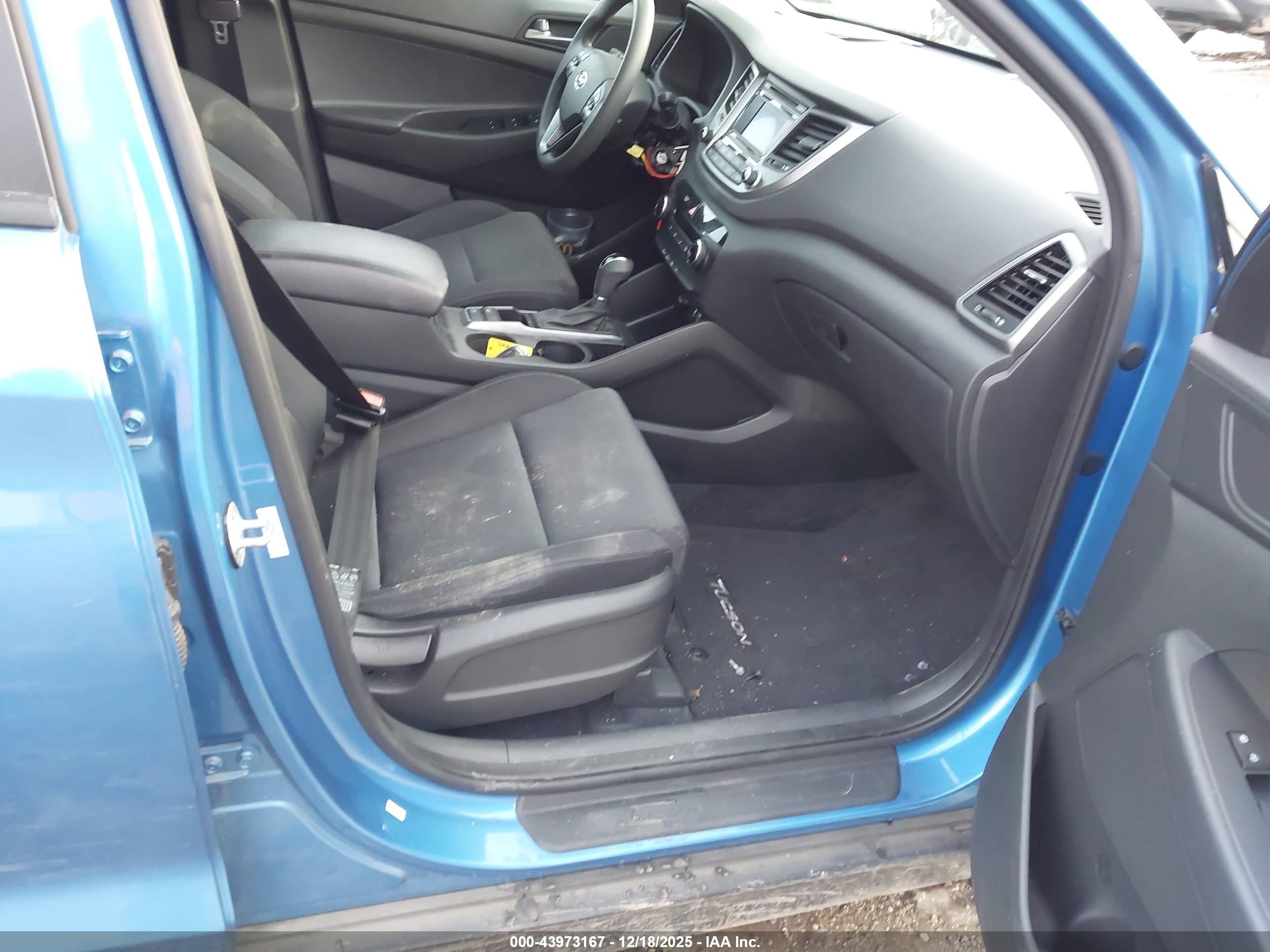 HYUNDAI TUCSON image 5